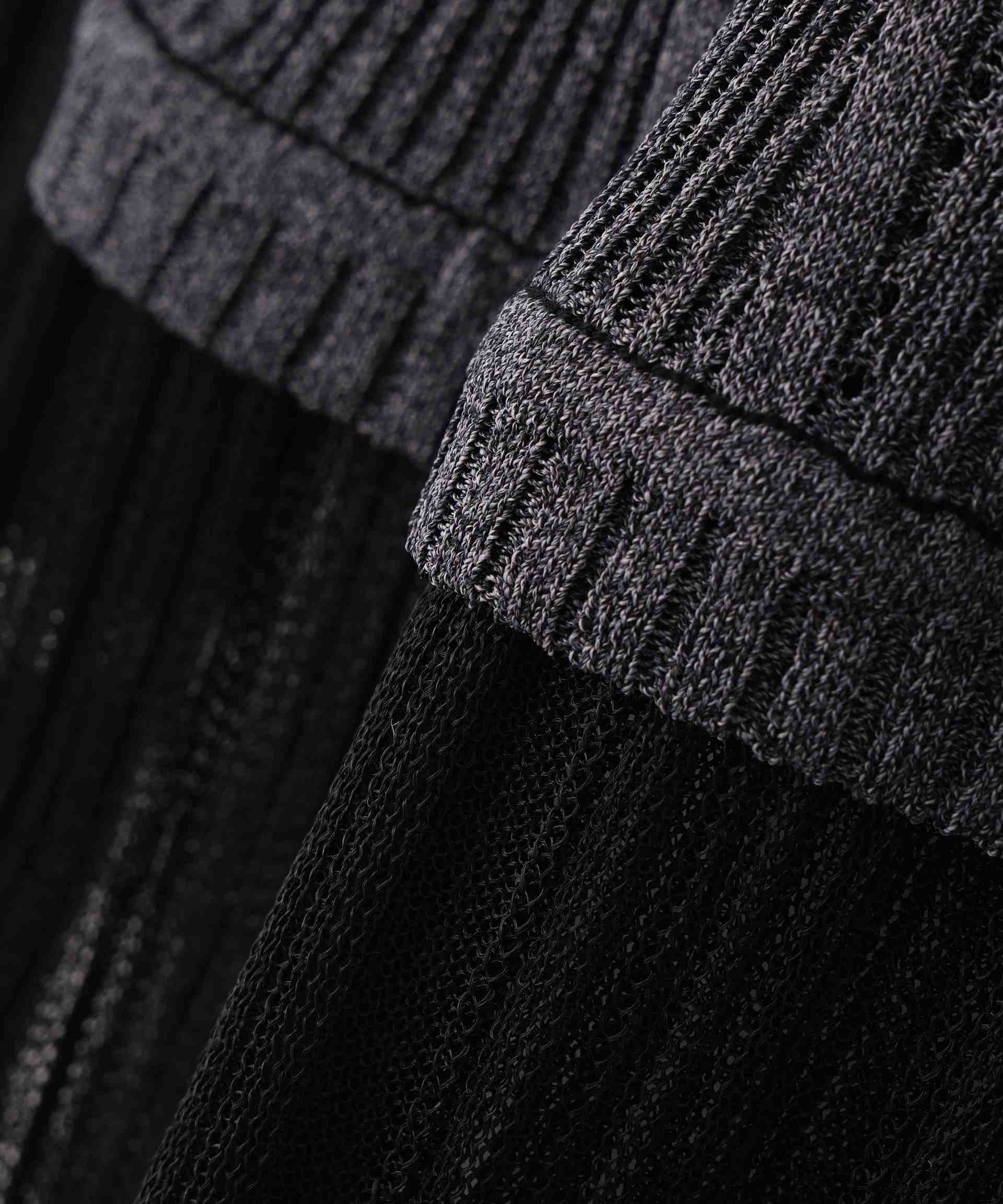 AULA AILA/アウラアイラ/RA>E TOP SHEE> >IR KNIT ブラック