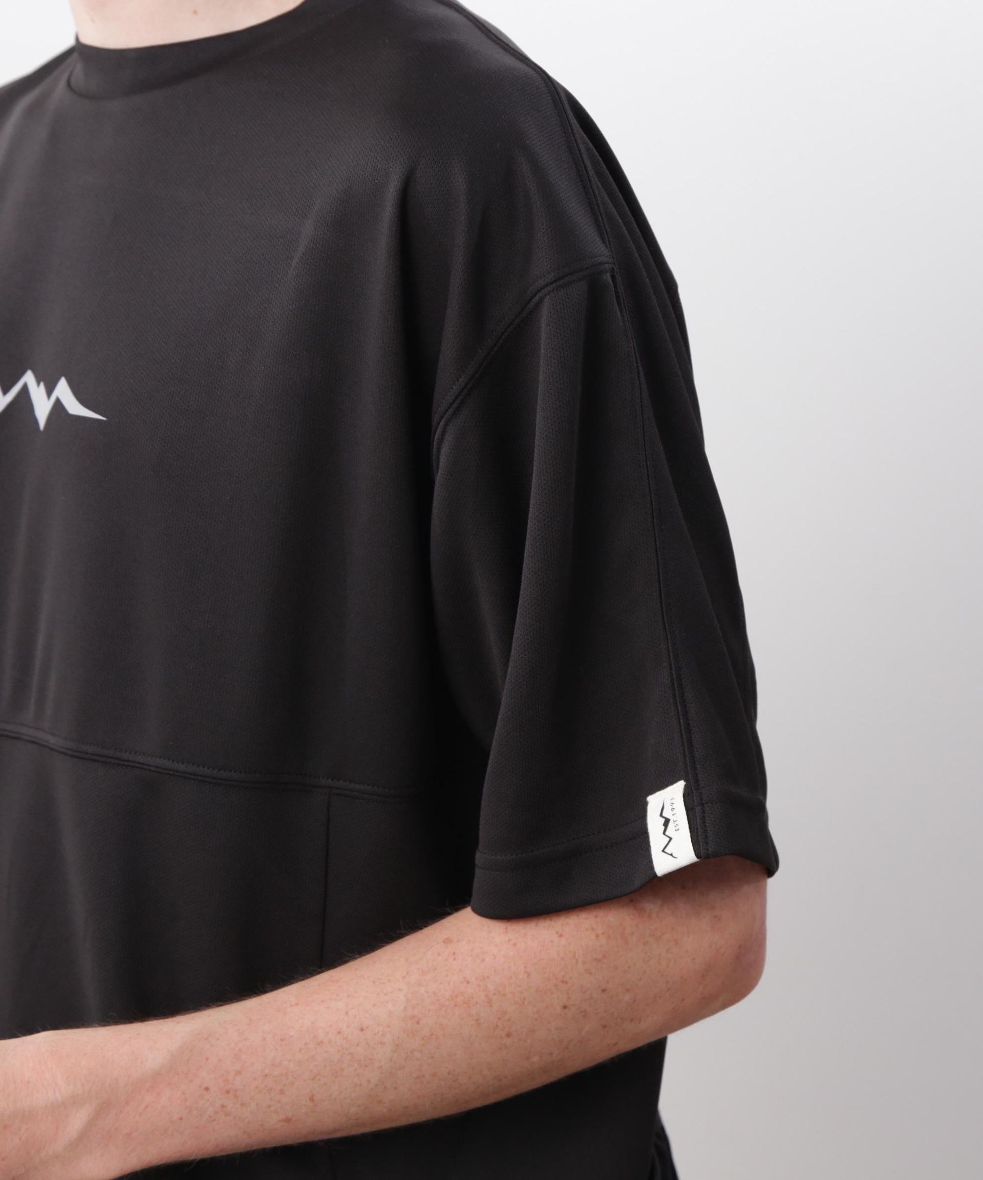 MANASTASH/マナスタッシュ/>EF. LOGO TECH POCKET TOP ブラック