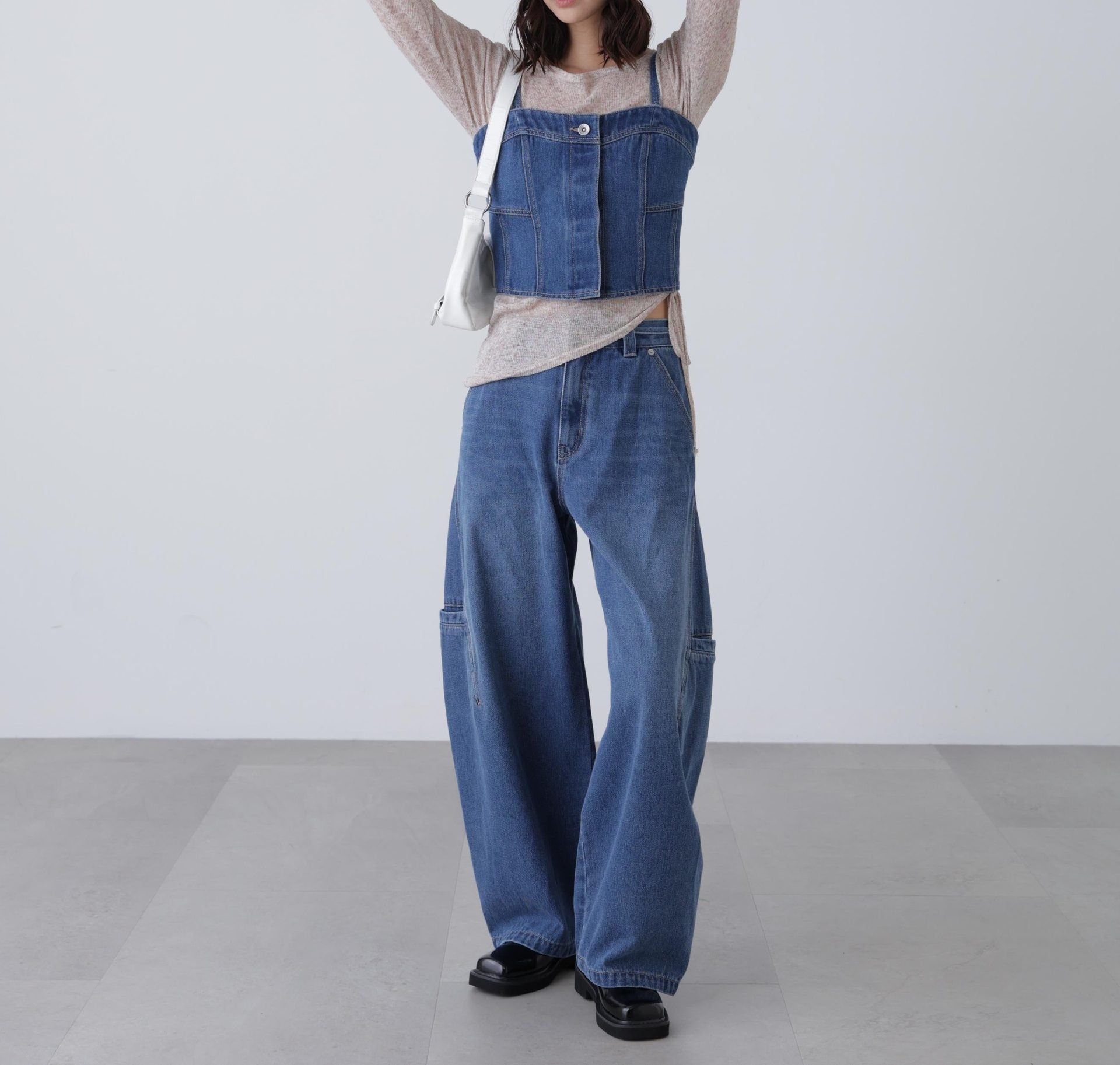 サイドポケットコクーンデニムパンツ ライトインディゴオーバーダイ1