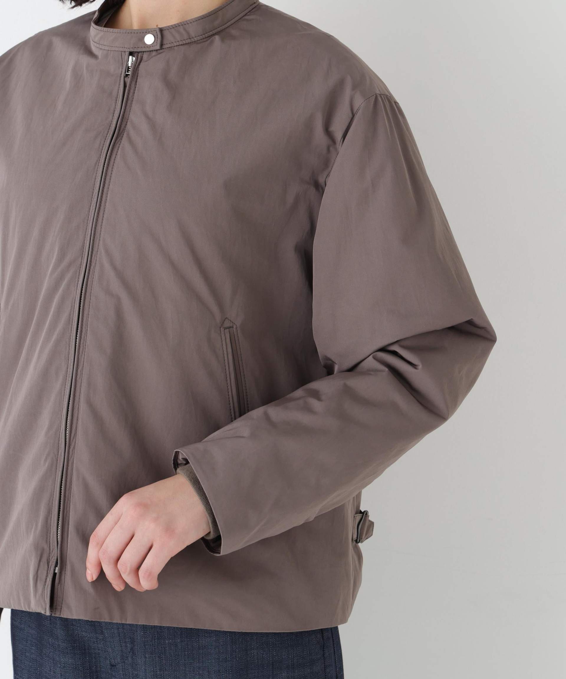 弱撥水タフタ中綿入りブルゾン チャコール1