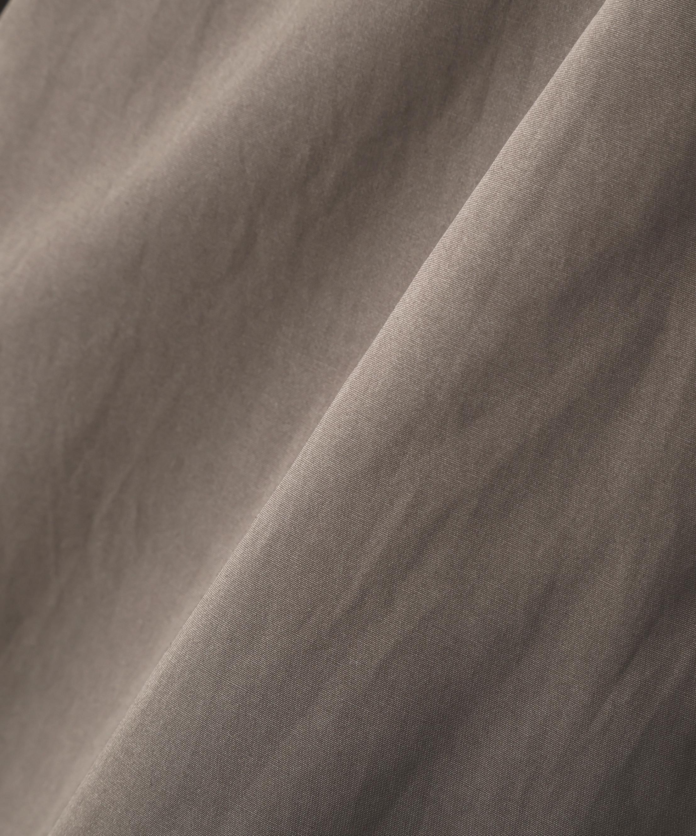 弱撥水タフタ中綿入りブルゾン チャコール1