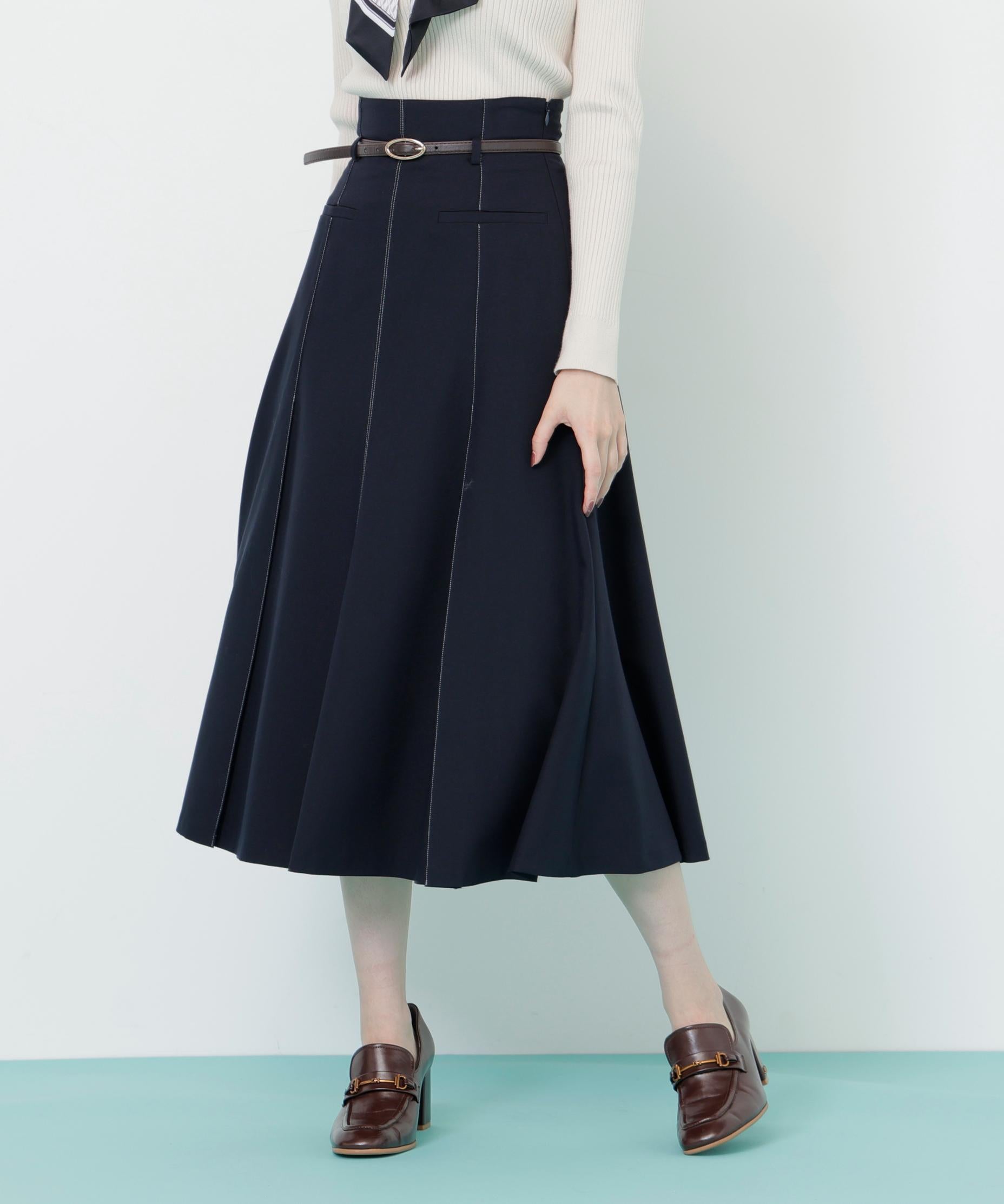 細ベルト付きセミフレアスカート ネイビー