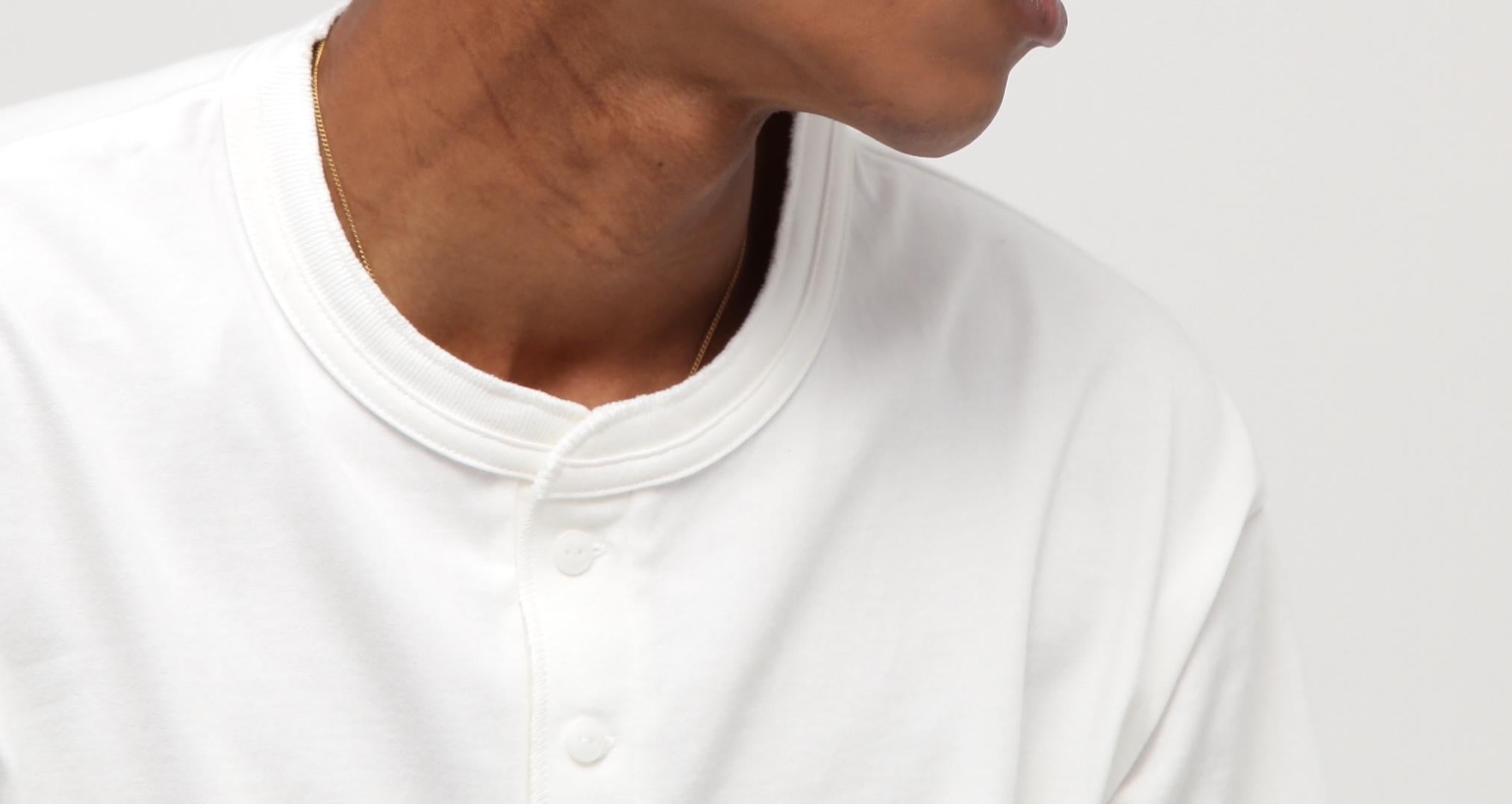 《AVI>EX × NEWE>A》50th AC CAP 9FIFTY ネイビー