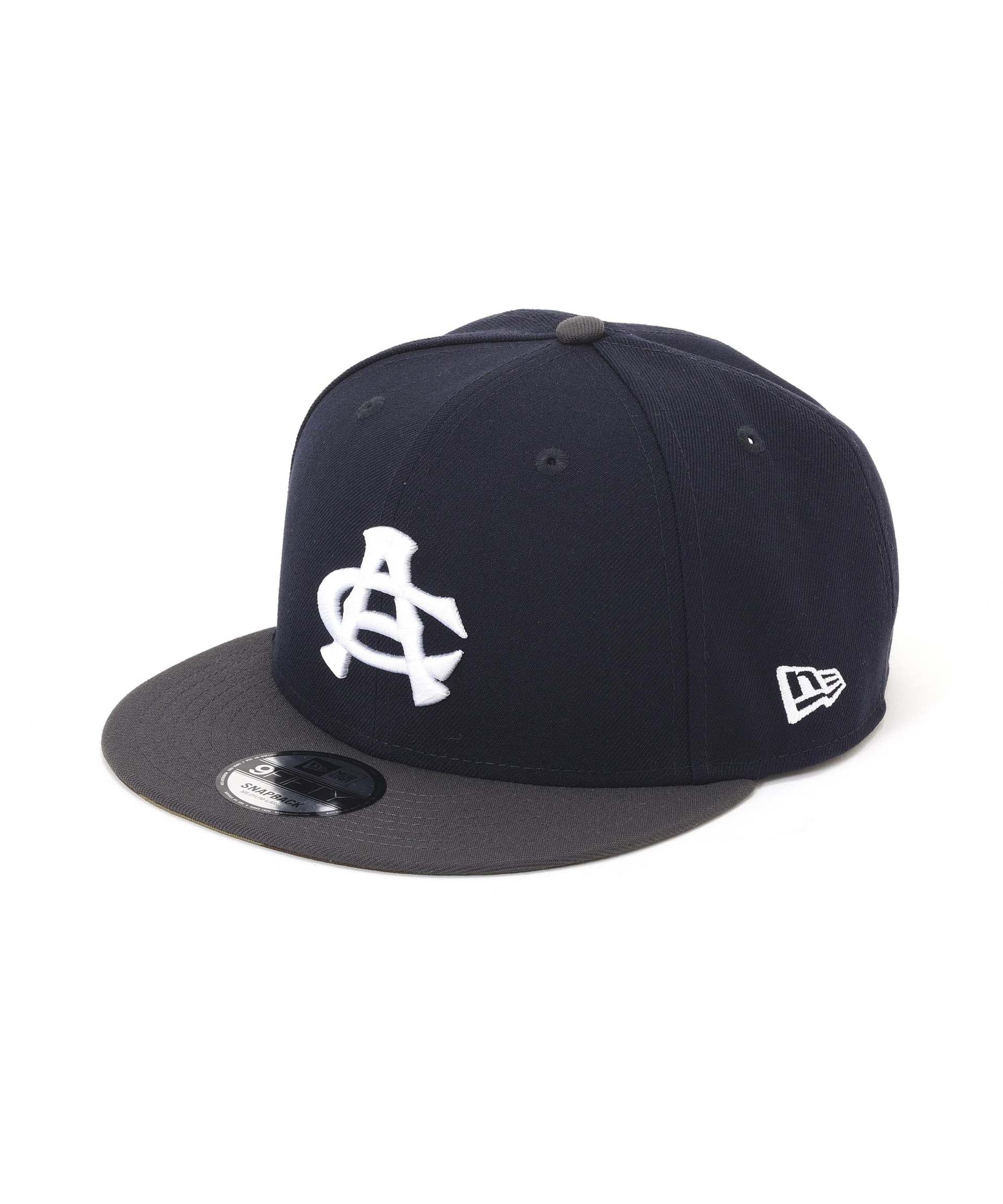 《AVI>EX × NEWE>A》50th AC CAP 9FIFTY ネイビー