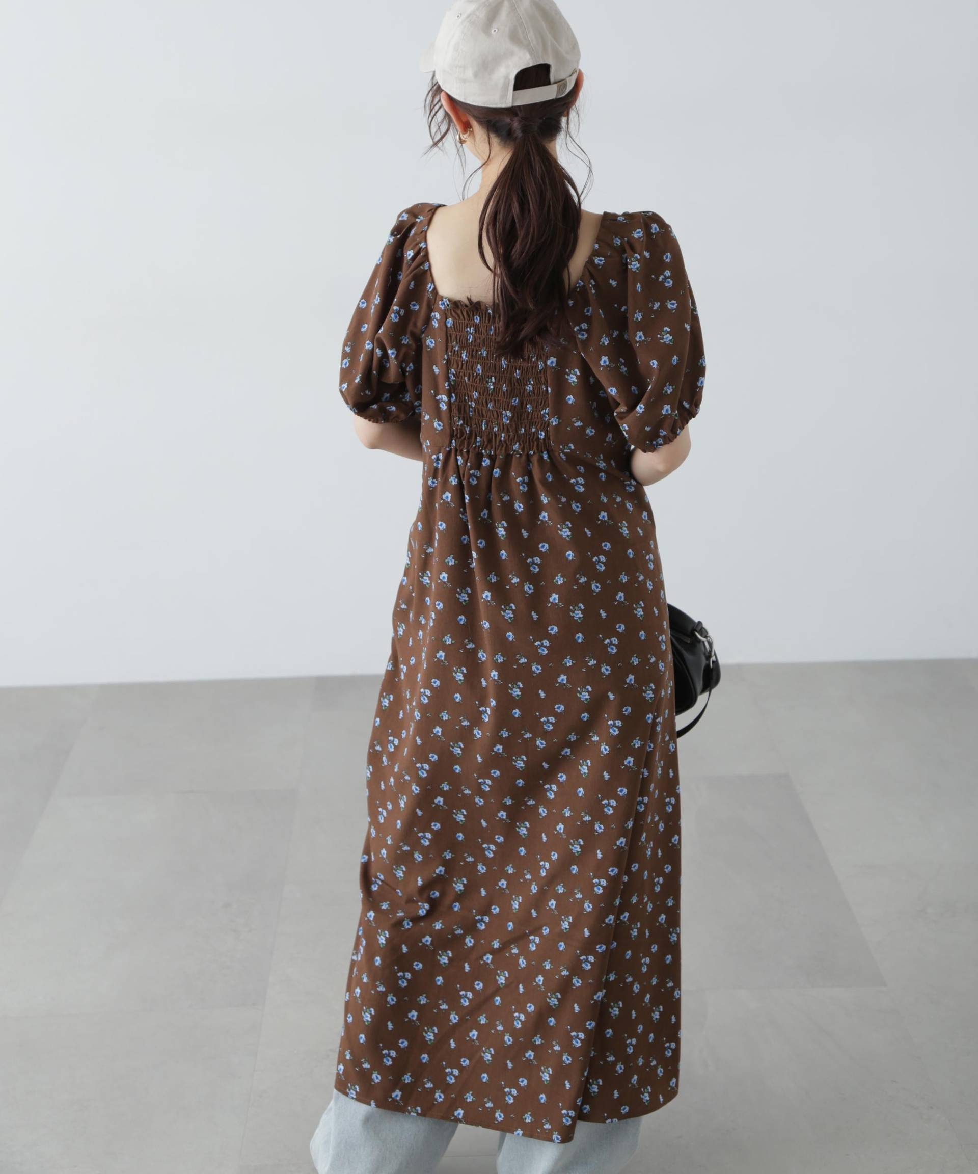 フラワープリントパフスリーブワンピース ブラウン