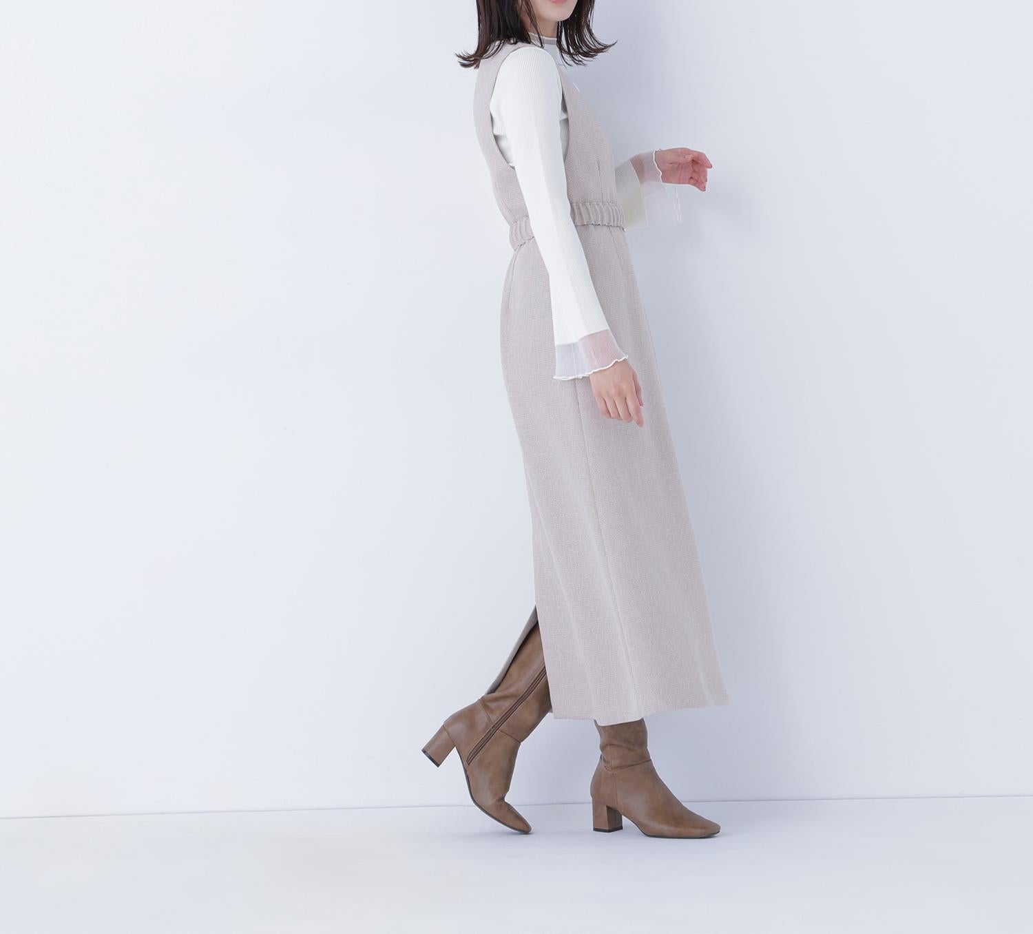 ベルト付Vネックジャンスカ ベージュベース2