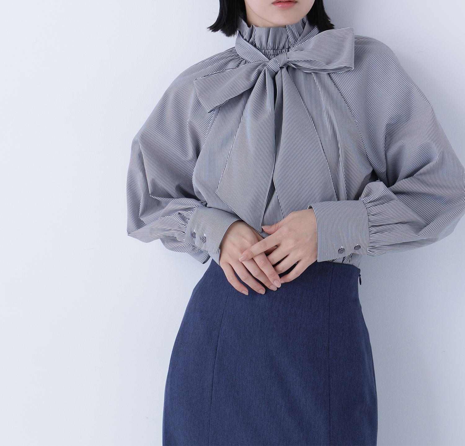 ハイネックリボンボウブラウス チャコールストライプ2