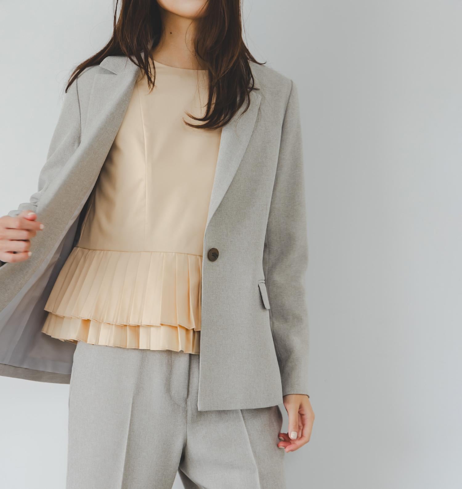 プリーツヘムブラウス ペールアプリコット