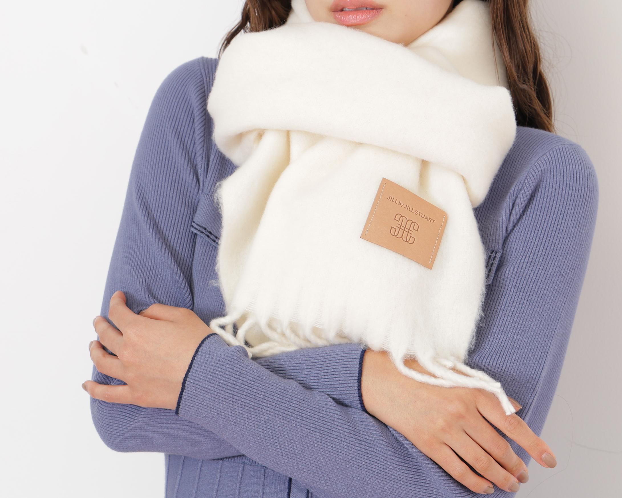 レザータグループヤーンストール ホワイト