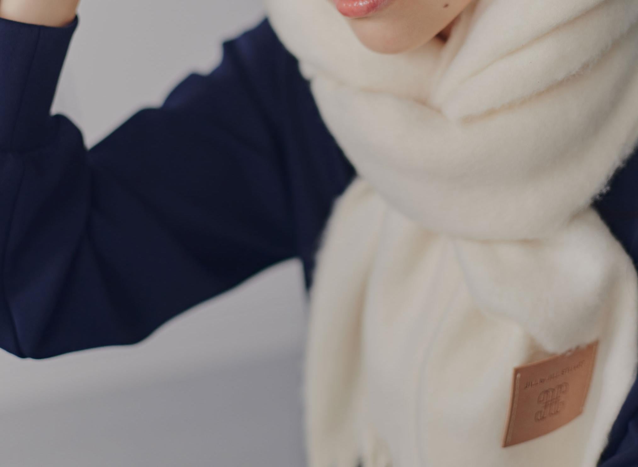 レザータグループヤーンストール ホワイト