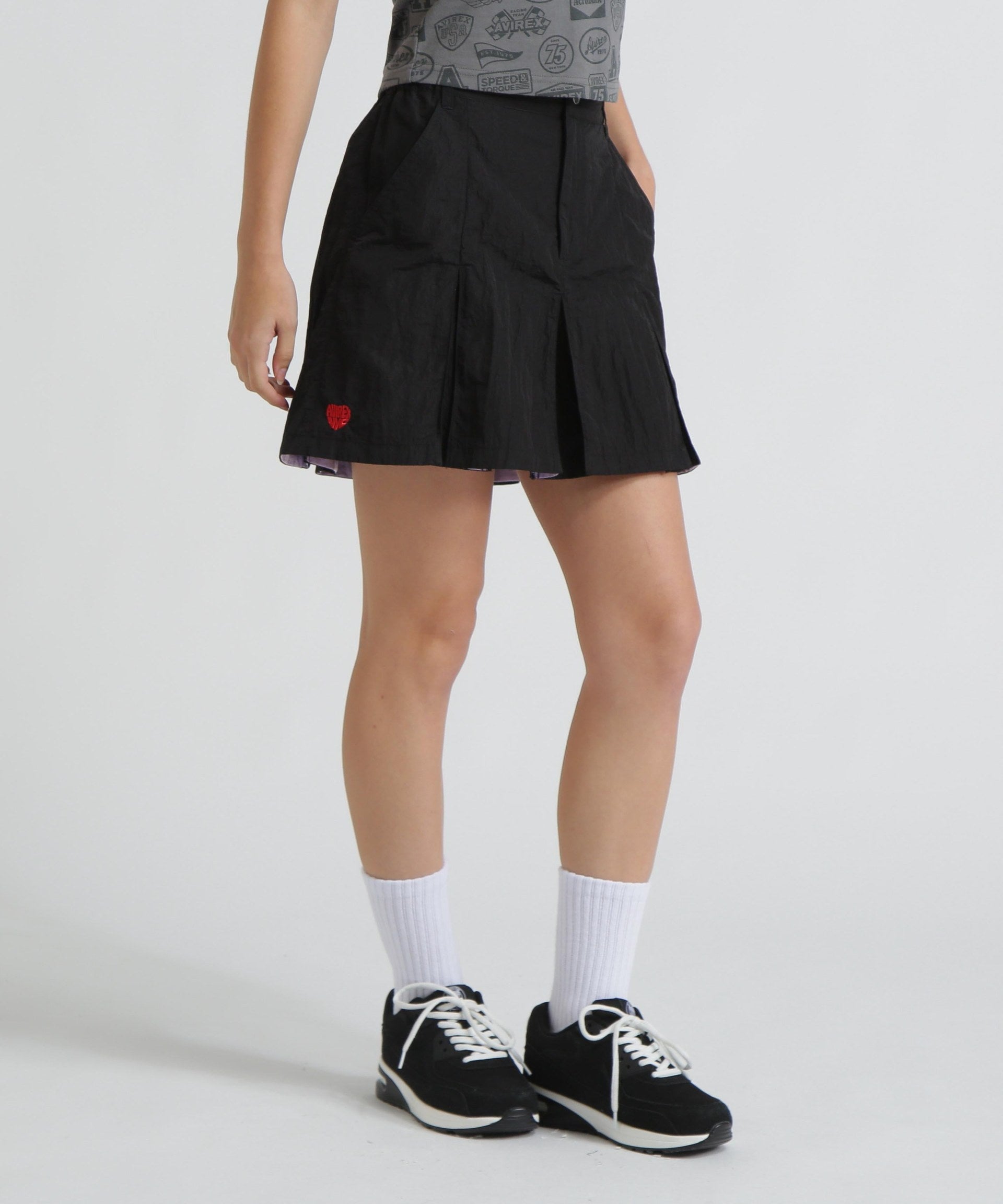 NYLON SKIRT-LIKE PLEATED SKIRT ブラック