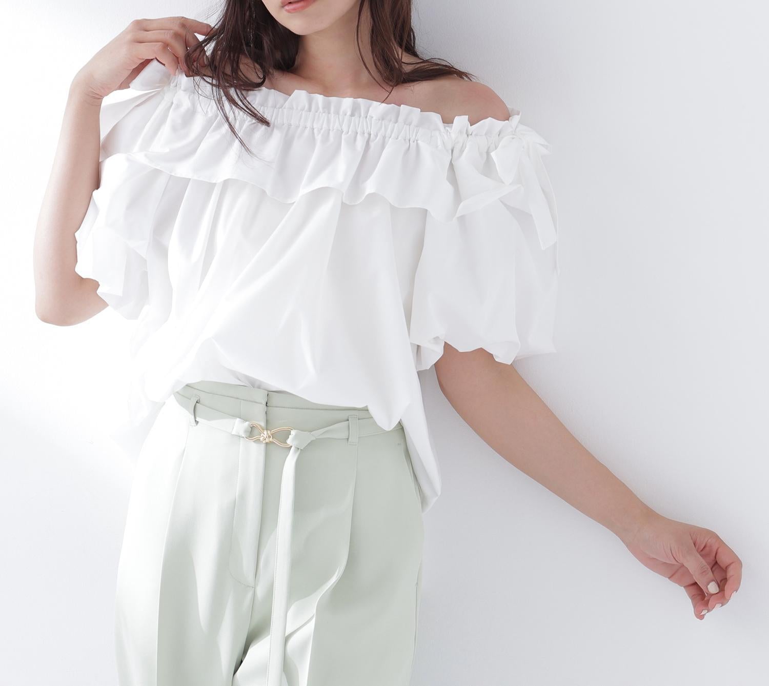 ショルダーリボンブラウス オフホワイト1