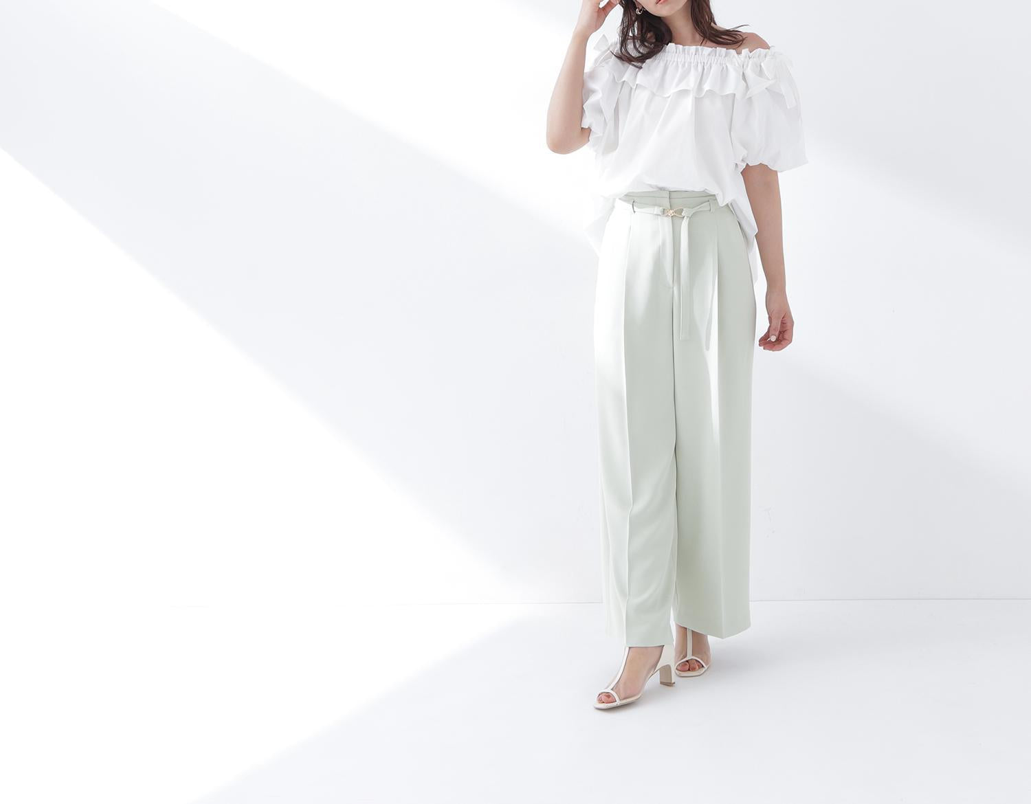 ショルダーリボンブラウス オフホワイト1