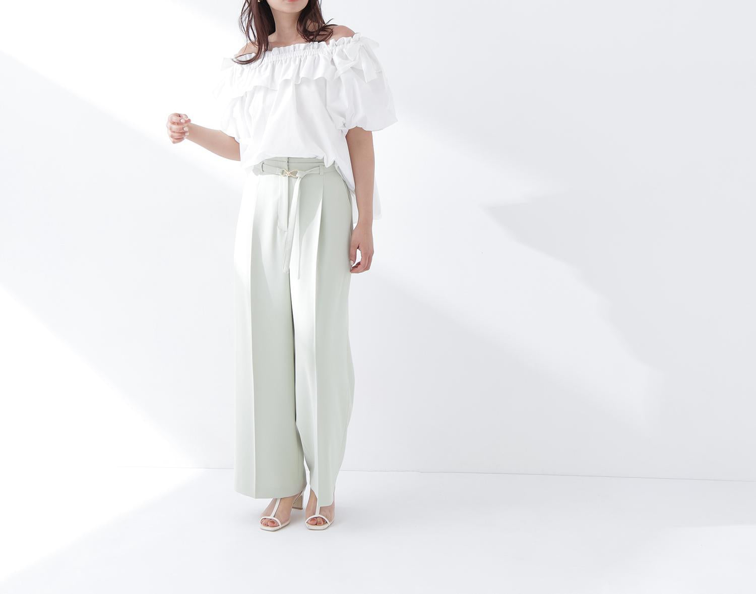 ショルダーリボンブラウス オフホワイト1