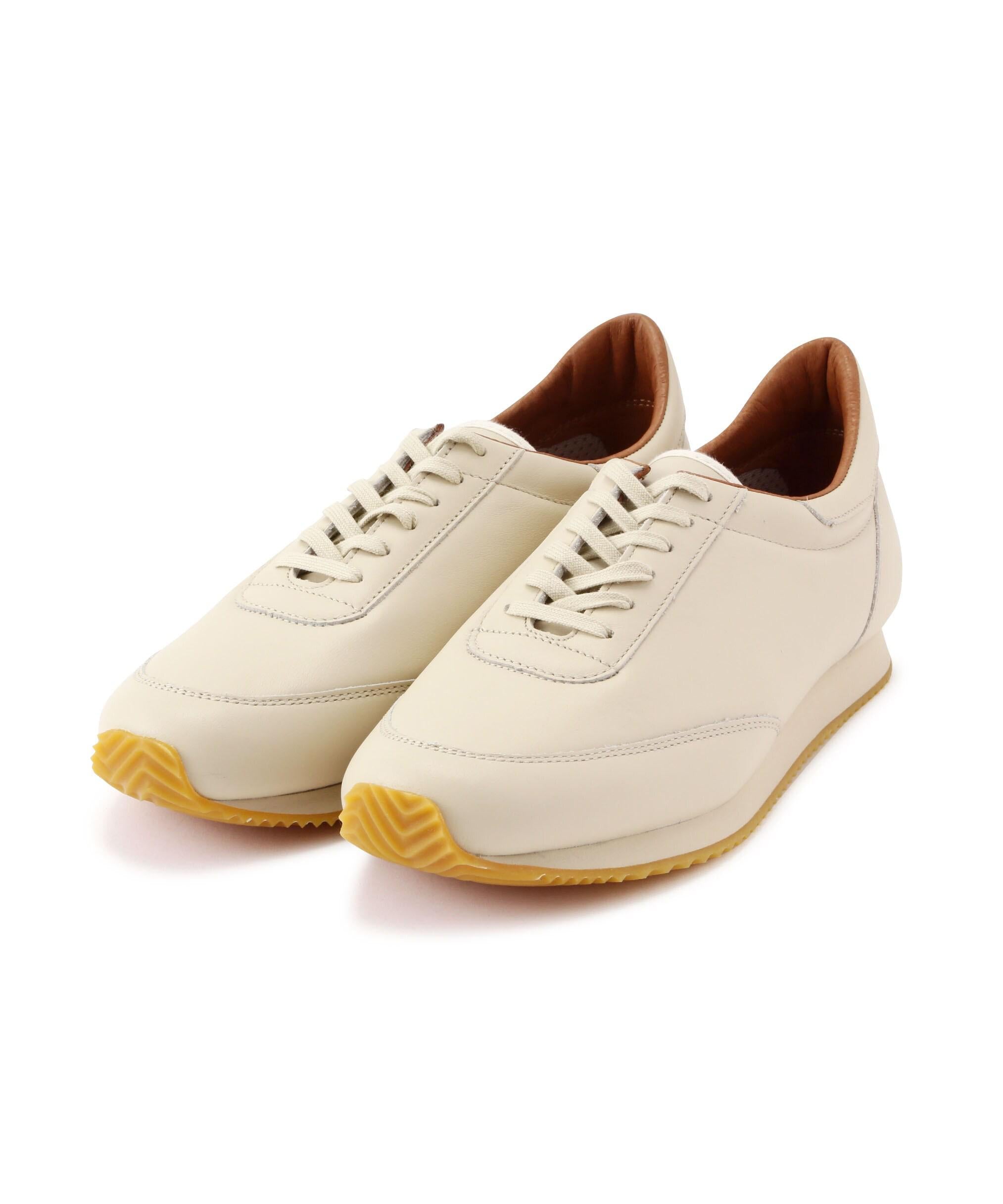 Reproduction of Found/Canadian Military Trainer