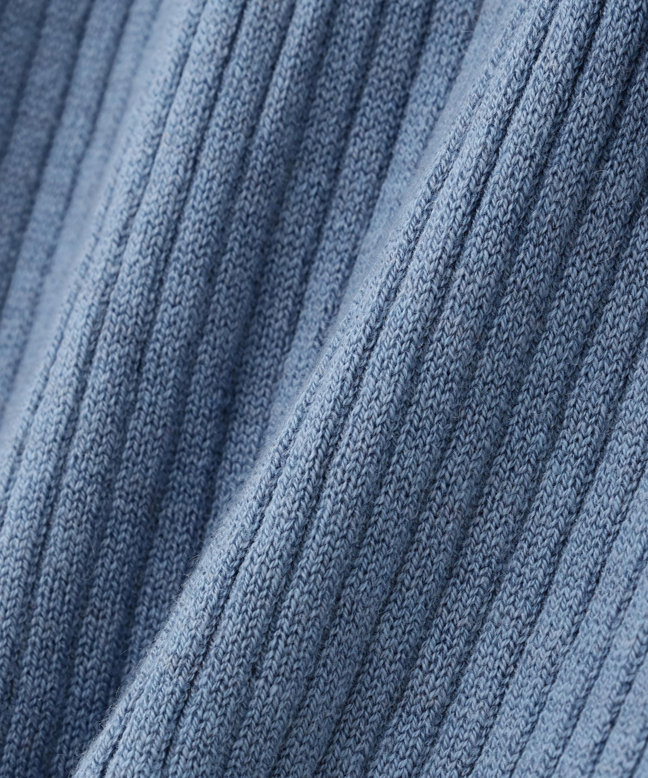 レーストリムリブニット ブルー