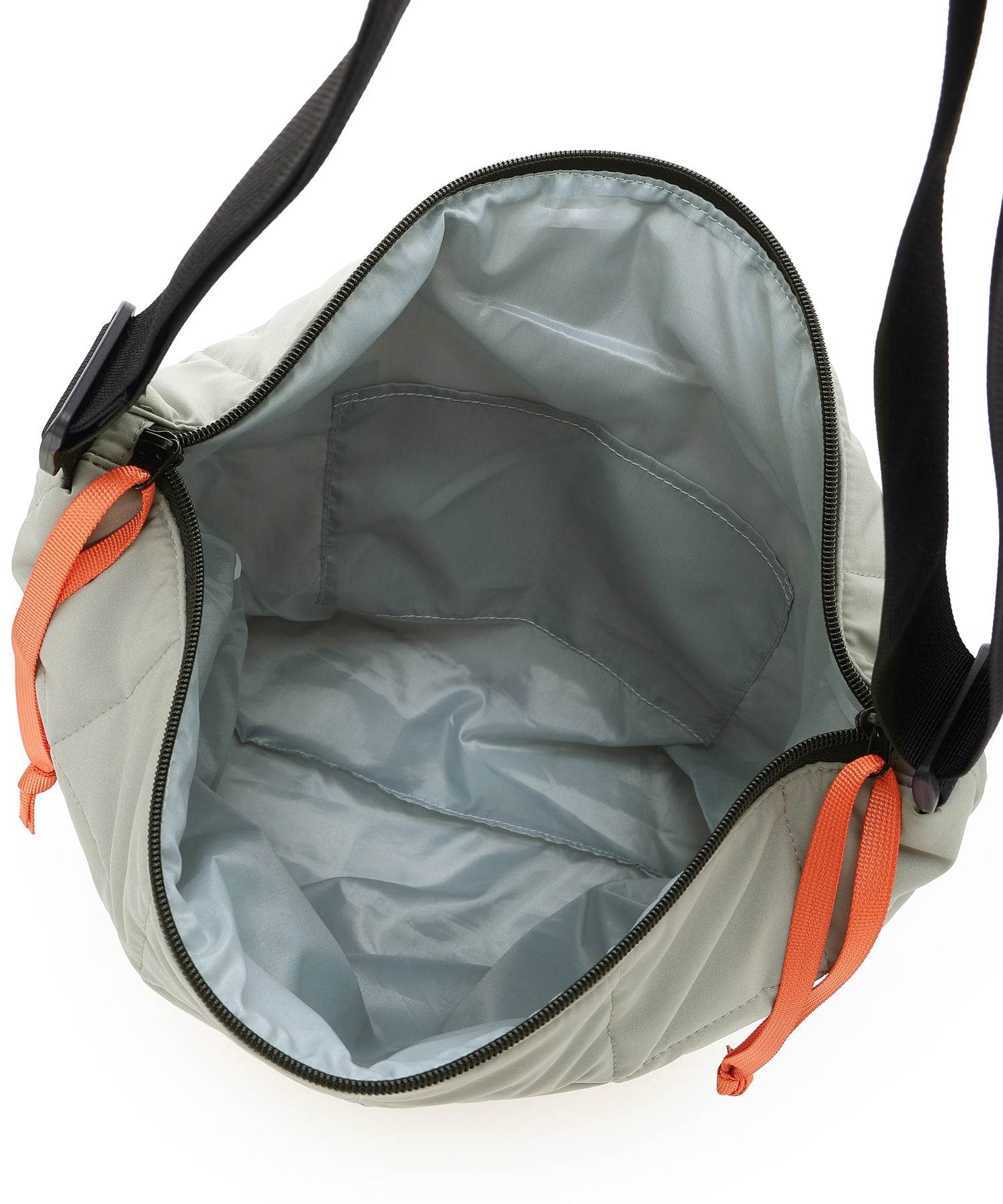 エーシーデザインバイアルファキュービック A/C DESIGN BY ALPHA CUBIC 【ONDOO】キルティングショルダーバック (オフホワイト) オフホワイト