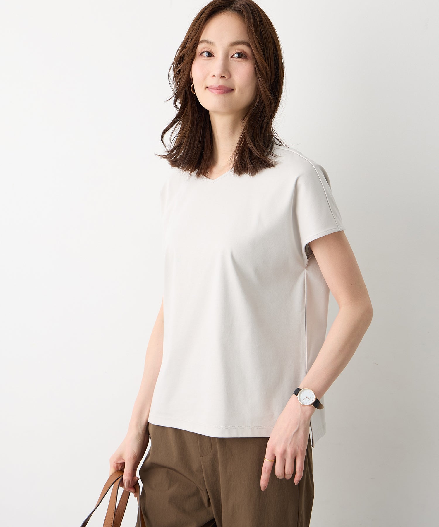 エーシーデザインバイアルファキュービック A/C DESIGN BY ALPHA CUBIC フレンチVネックTシャツ【すごツヤ】 (ライトグレー) ライトグレー