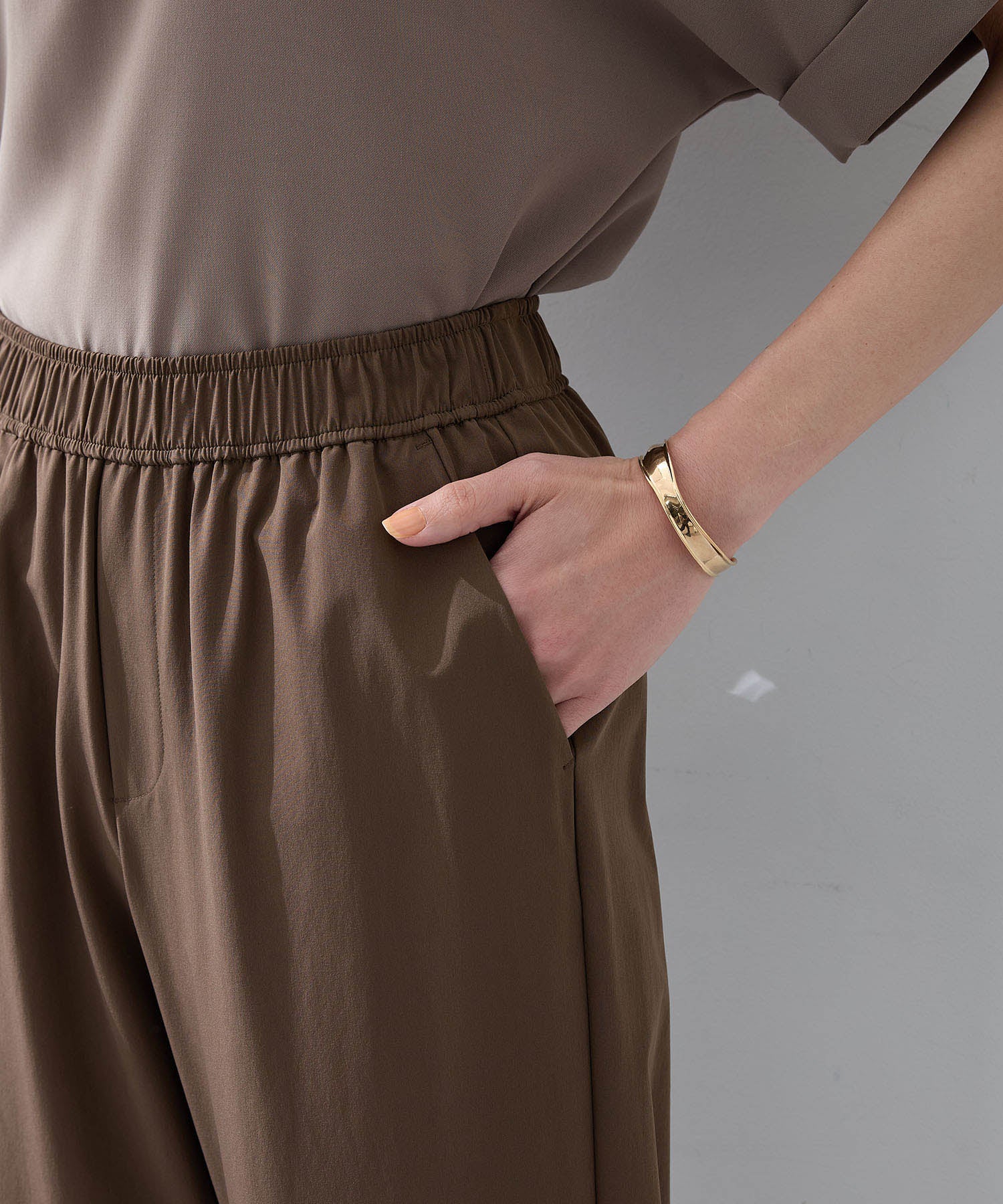 エーシーデザインバイアルファキュービック A/C DESIGN BY ALPHA CUBIC 【美モーション】ストレッチナイロンラッシュストレートパンツ【接触冷感・UVカット・撥水・ウエストゴム】 (ネイビー) ネイビー