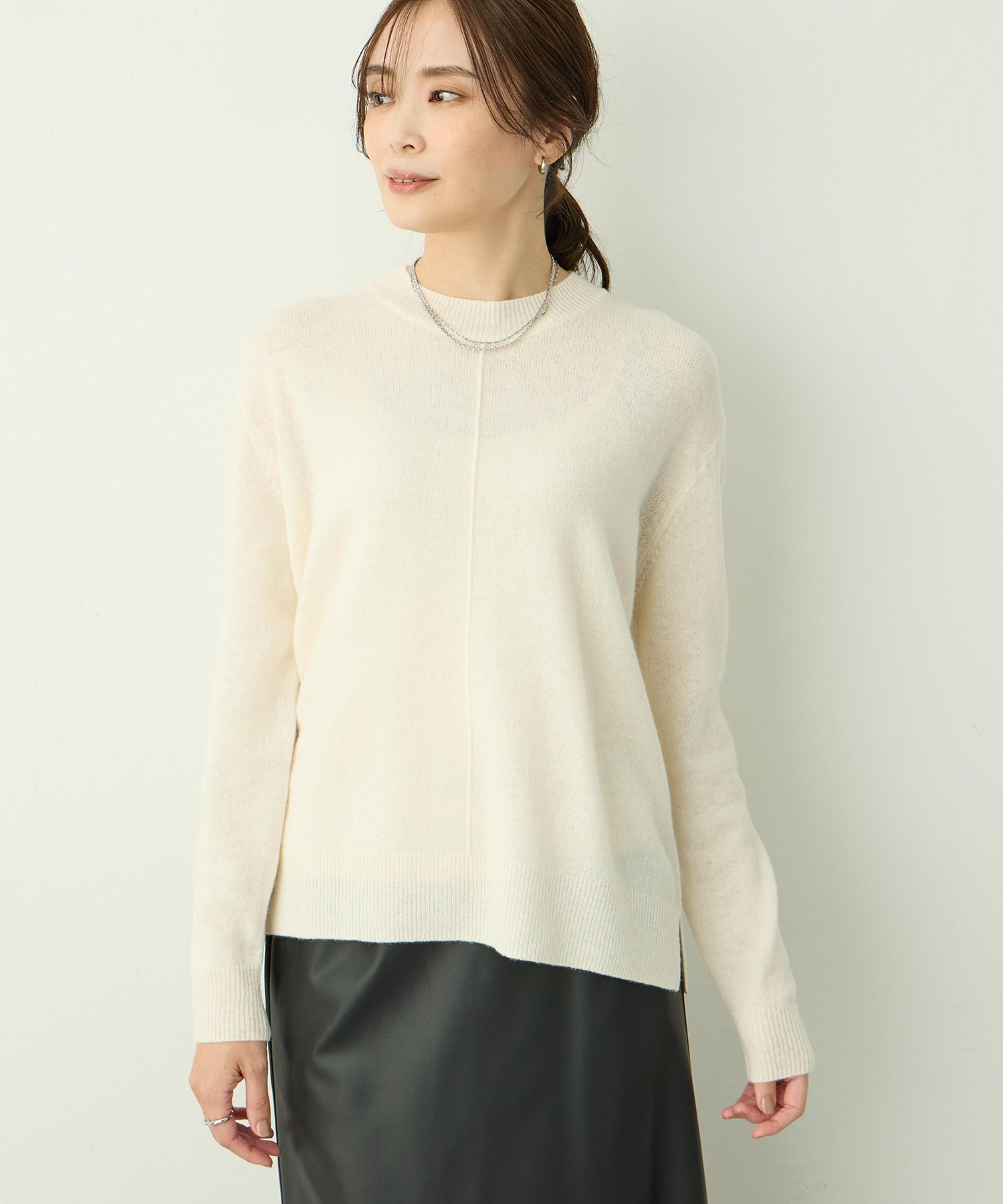 エーシーデザインバイアルファキュービック A/C DESIGN BY ALPHA CUBIC ウールカシミヤプルオーバー (オフホワイト) オフホワイト