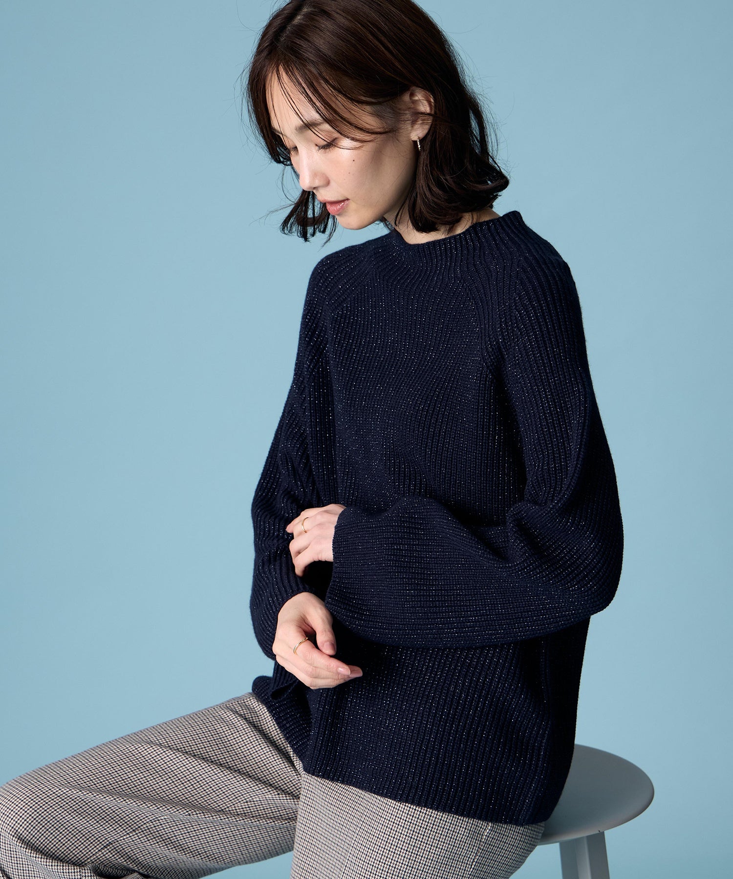 エーシーデザインバイアルファキュービック A/C DESIGN BY ALPHA CUBIC ラメニットプルオーバー (ネイビー) ネイビー