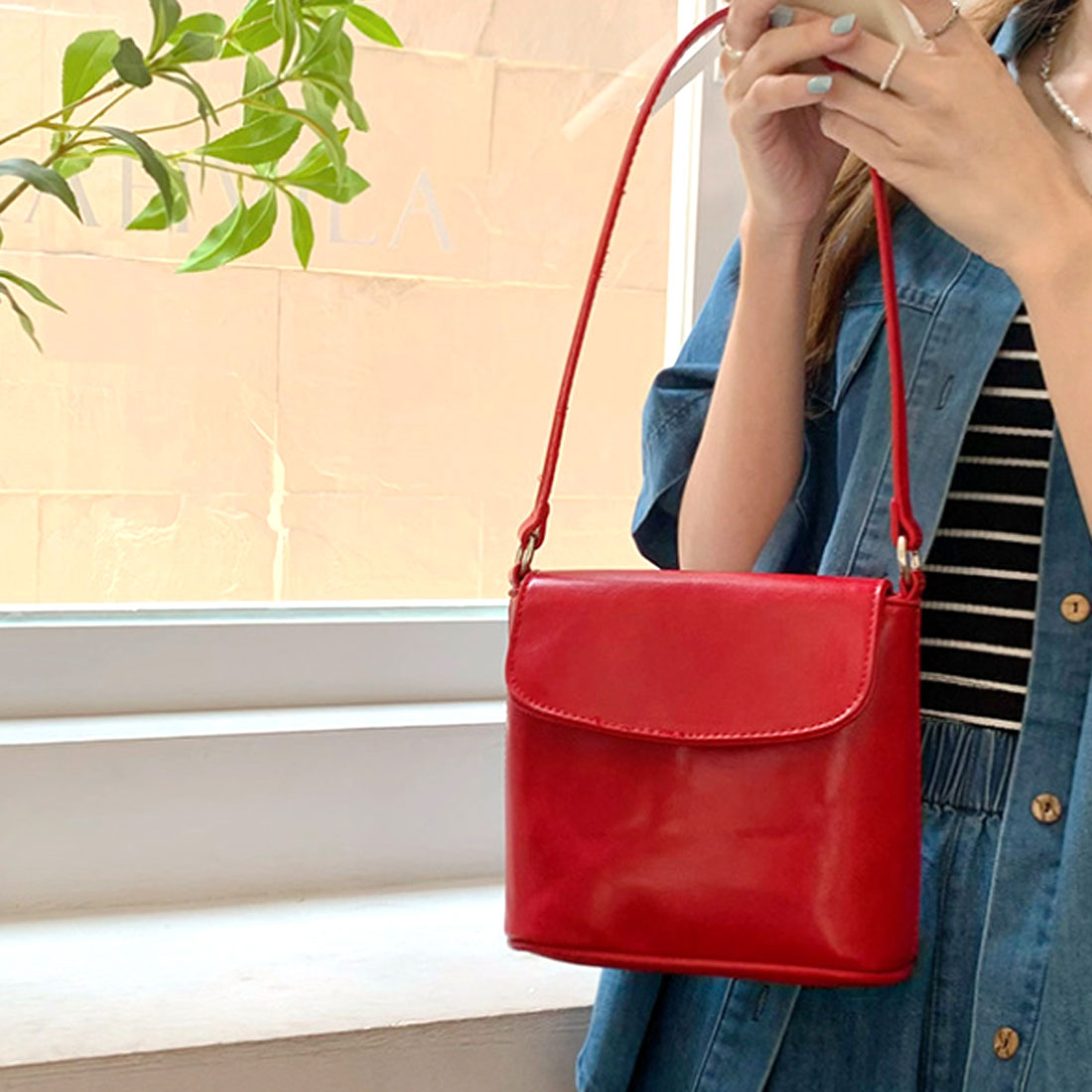 アミュレット Amulet 2WAYシンプルミニバッグ レディース かばん ショルダーバック 無地 10代 20代 30代 韓国ファッション 韓国 かぶせ シンプル コンパクト こでかけ (ホワイト) ホワイト