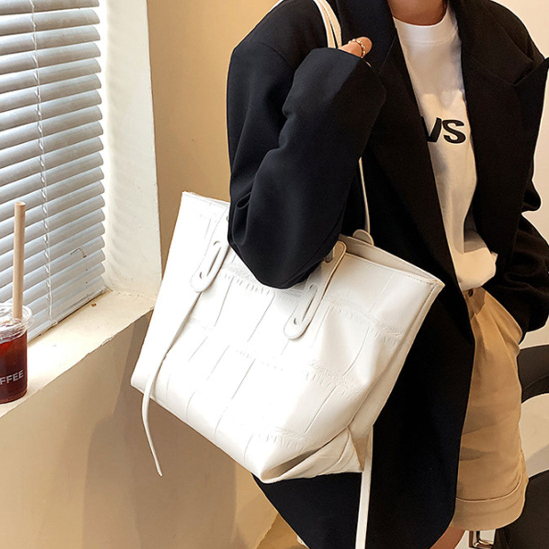 Amuret Amulet將大容量袋推回了女士手提袋20和30年代韓國時尚韓國辦公室休閒上下班