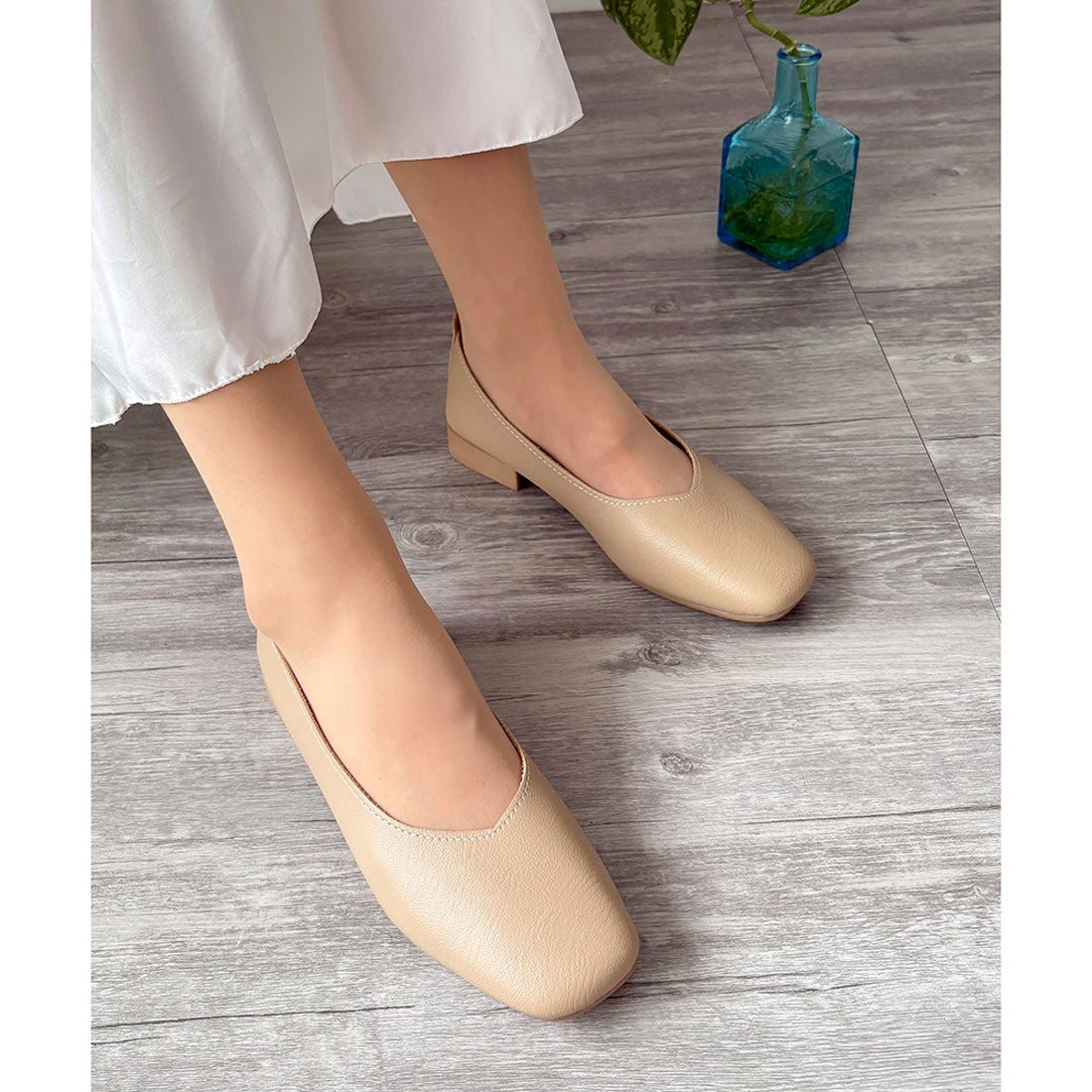 アミュレット Amulet スクエアトゥローヒールパンプス おしゃれ レディース 歩きやすい シンプル 無地 フラット カジュアル 韓国 春 夏 秋 冬 靴 デート オフィス (アイボリー) アイボリー