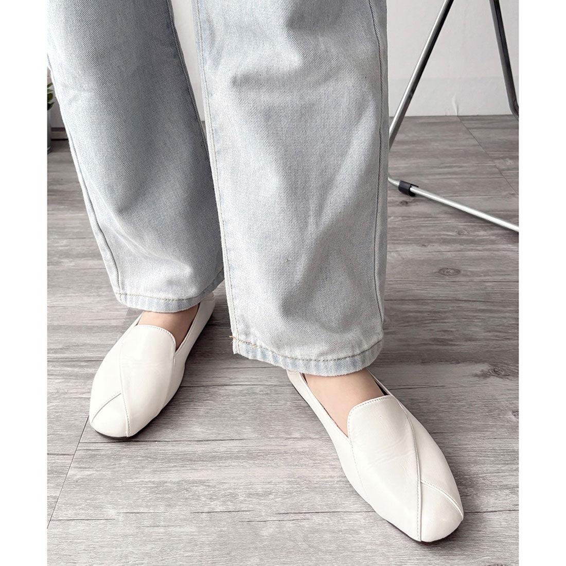 アミュレット Amulet スクエアトゥフラットシューズ レディース 楽ちん ローヒール ぺたんこ 上品 大人カジュアル シンプル 通勤 通学 軽量 痛くない 白 黒 きれいめ (ホワイト) ホワイト