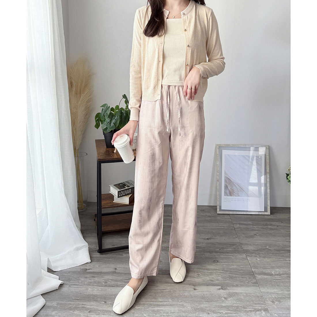 アミュレット Amulet スクエアトゥフラットシューズ レディース 楽ちん ローヒール ぺたんこ 上品 大人カジュアル シンプル 通勤 通学 軽量 痛くない 白 黒 きれいめ (ホワイト) ホワイト