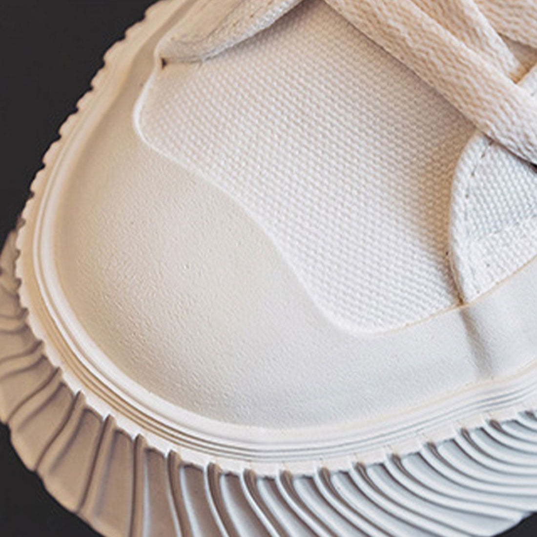 アミュレット Amulet カジュアルスニーカー レディース レースアップ 厚底 シンプル 定番 使いやすい