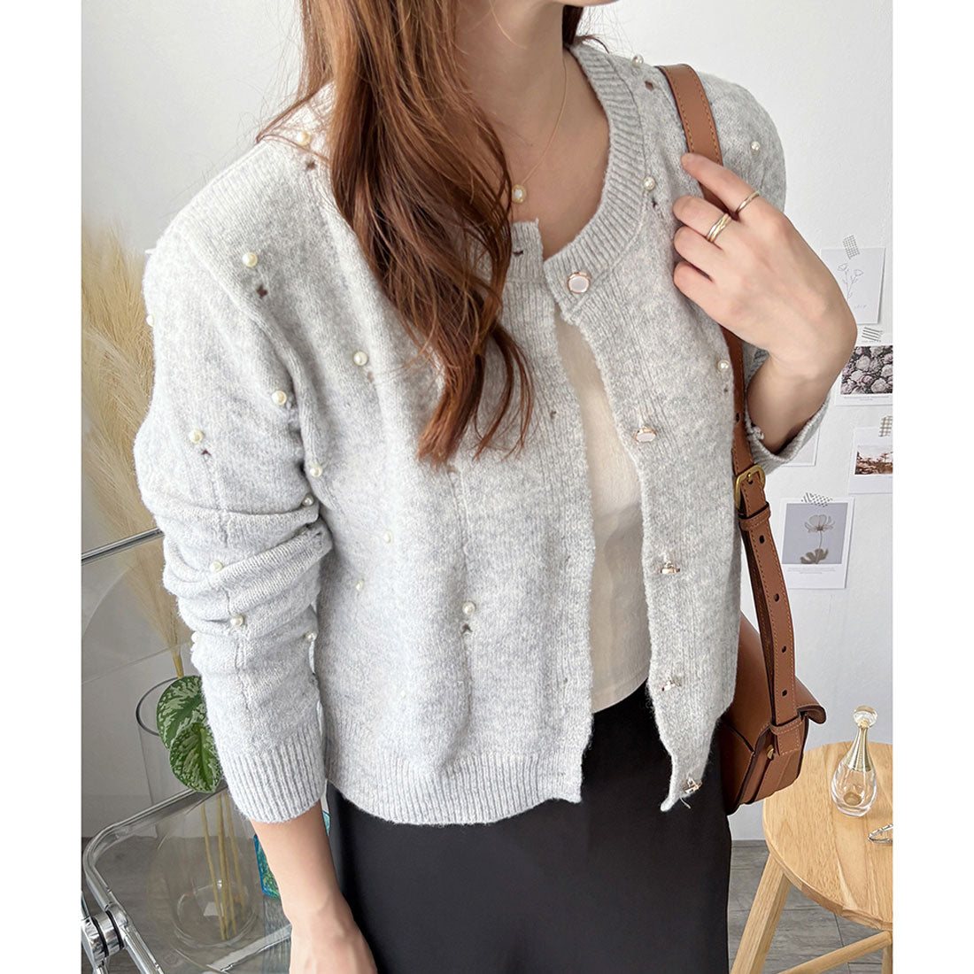 アミュレット Amulet フェイクパール付きニットカーディガン レディース 長袖 羽織り トップス 上品 大人可愛い 韓国 ナチュラル きれいめ 秋冬 おしゃれ 体型カバー (アイボリー) アイボリー