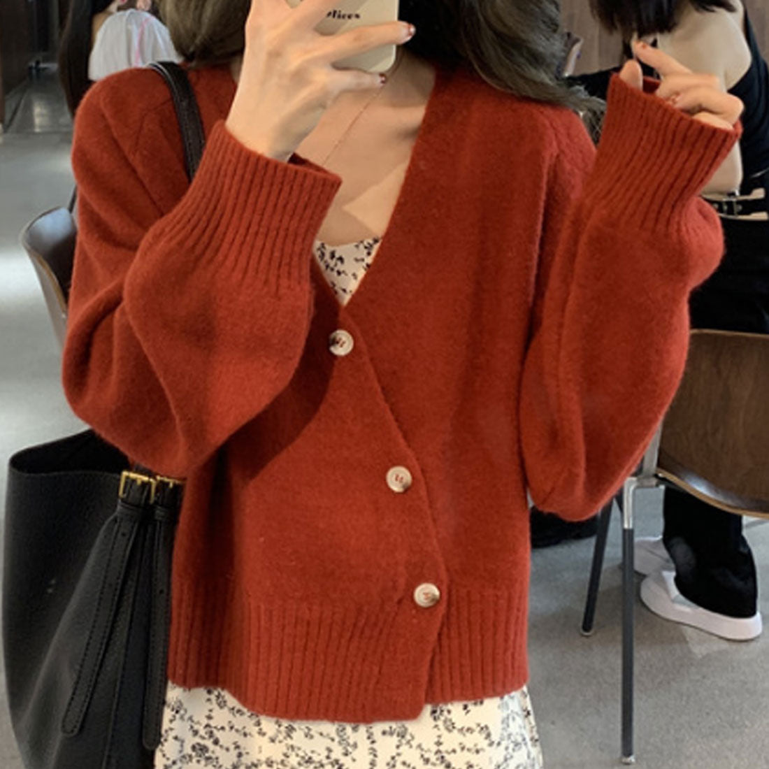護身符的護身符v脖子前鈕扣開衫女士頂部長袖衣服上衣10s 20s 20s 30s韓國時尚辦公室cajual cajual短長長