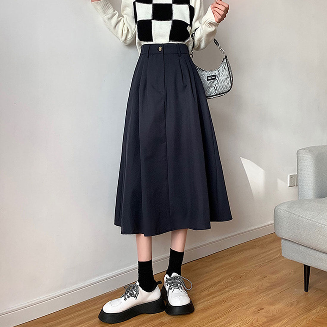 Amulet Mid-length pleated skirt for women, for teens, 20s, 30s, Korean fashion, casual, cute, elegant, flared, simple, plain, for spring, summer, fall, and winter