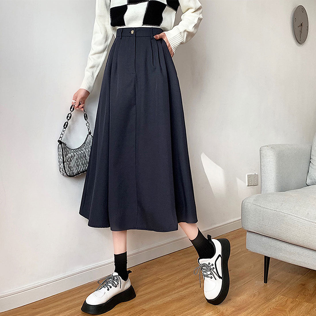 Amulet Mid-length pleated skirt for women, for teens, 20s, 30s, Korean fashion, casual, cute, elegant, flared, simple, plain, for spring, summer, fall, and winter