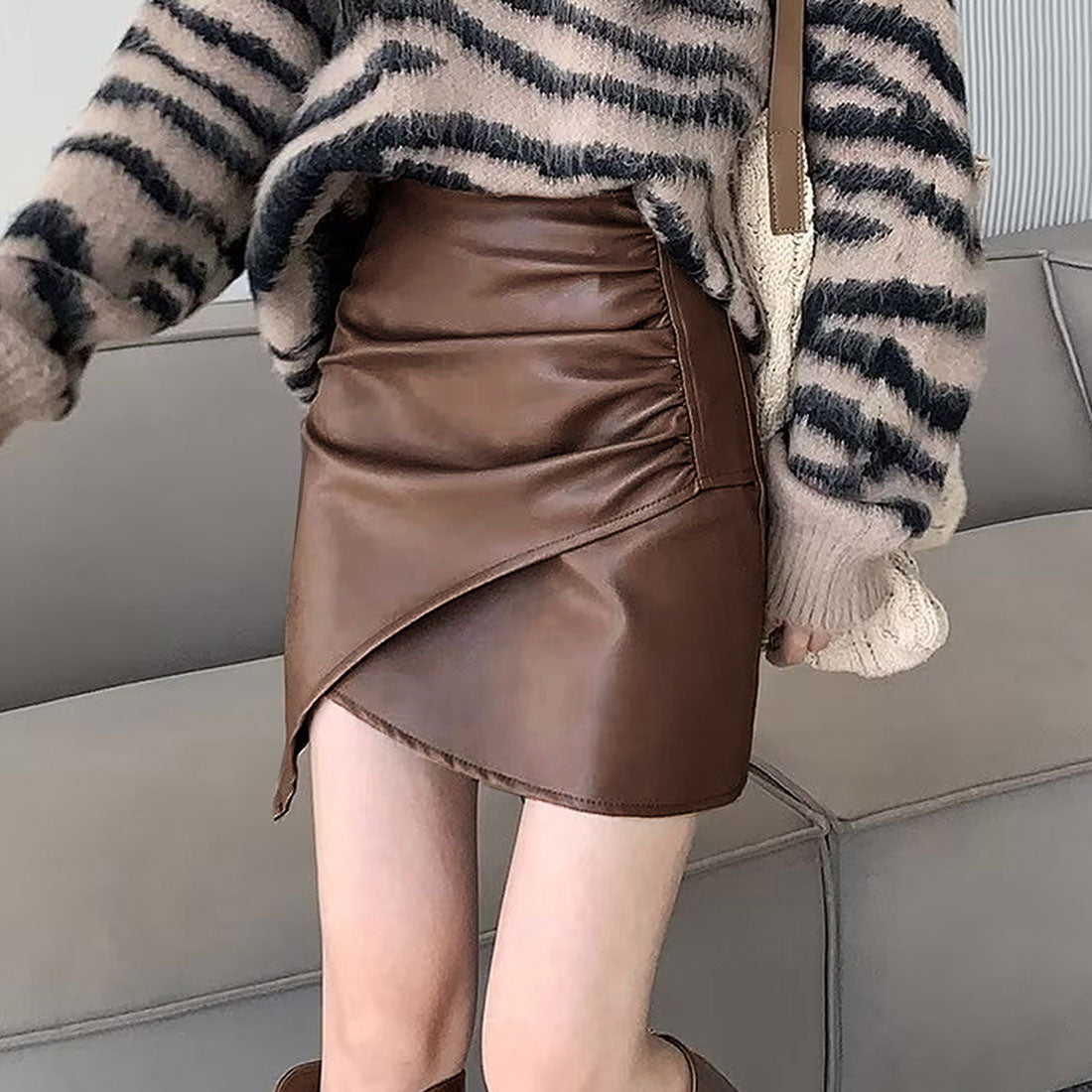 Amulet Fake Leather Mini Skirt for Women Teens 20s 30s Korean Fashion Casual Cute Stylish Adult Tight Spring Summer Autumn Simple