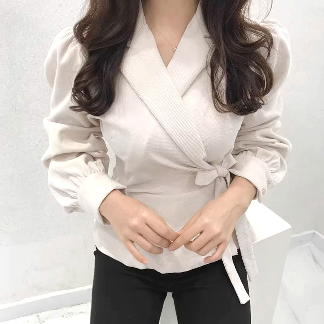 Amulet Cashcool Blouse Women's 10s 20s 30s Korean Fashion Spring Autumn Casual Long Sleeve Simple Stylish Cute White Black Plain