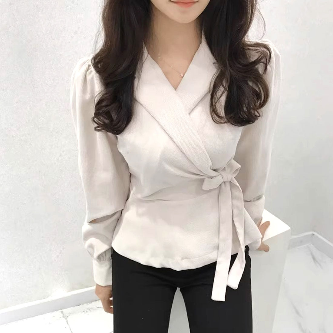 Amulet Cashcool Blouse Women's 10s 20s 30s Korean Fashion Spring Autumn Casual Long Sleeve Simple Stylish Cute White Black Plain