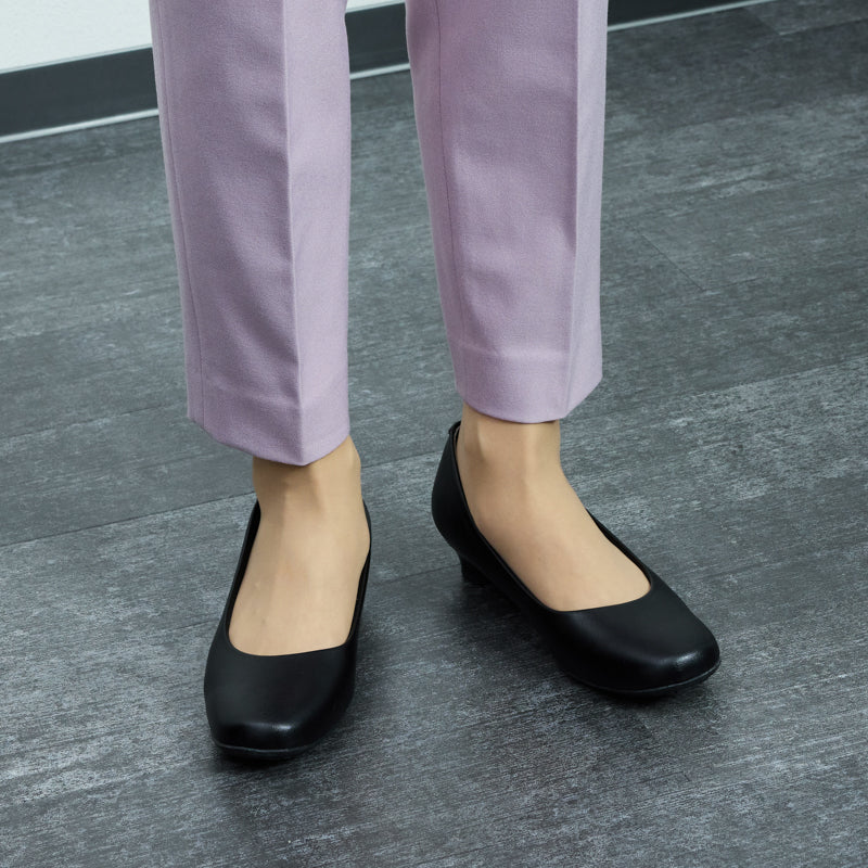 アキュアーズ AcureZ 仕事でも活躍!約3cmヒールのスクエアトゥパンプス (ブラック) ブラック