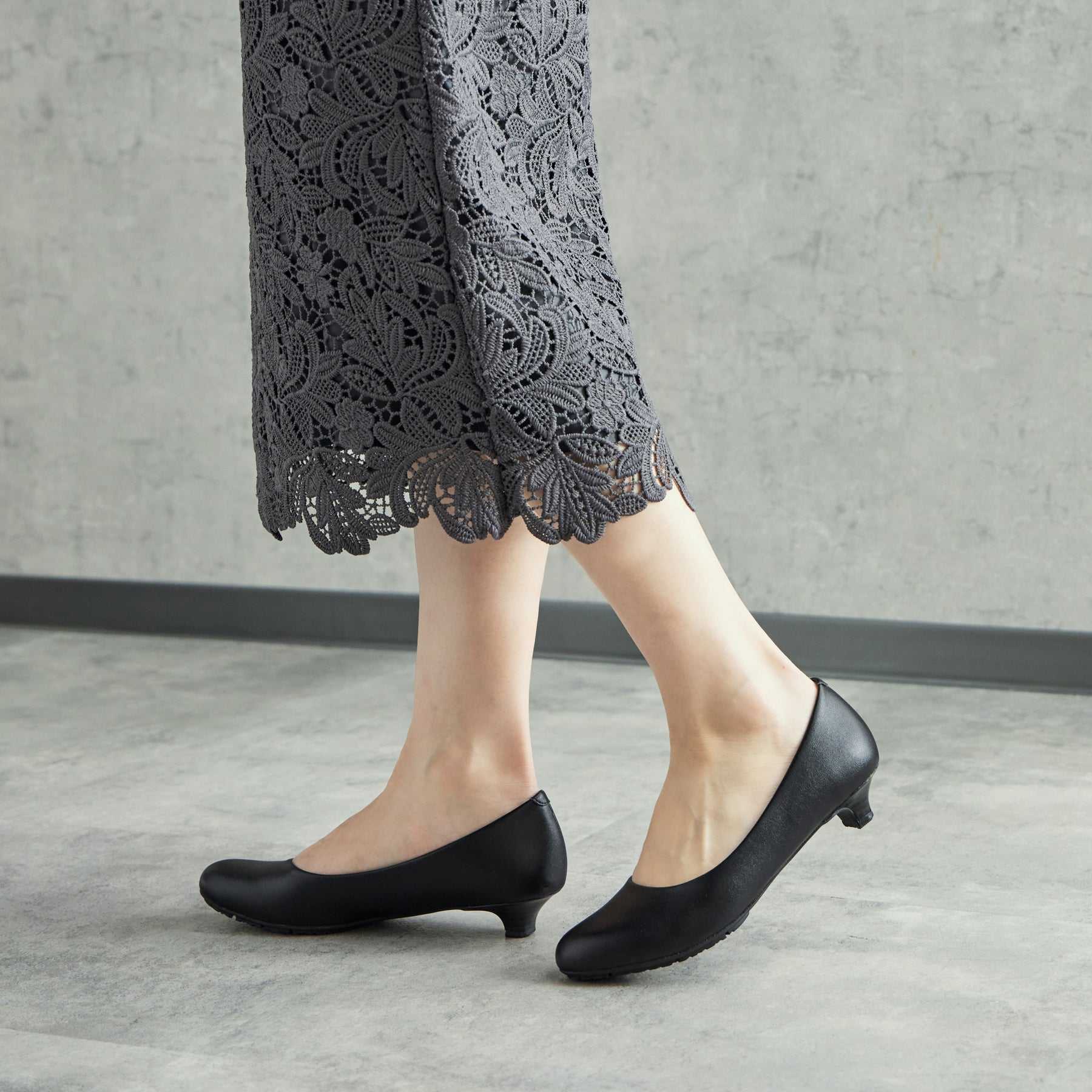 アキュアーズ AcureZ 仕事でも活躍!約3cmヒールのラウンドトゥパンプス