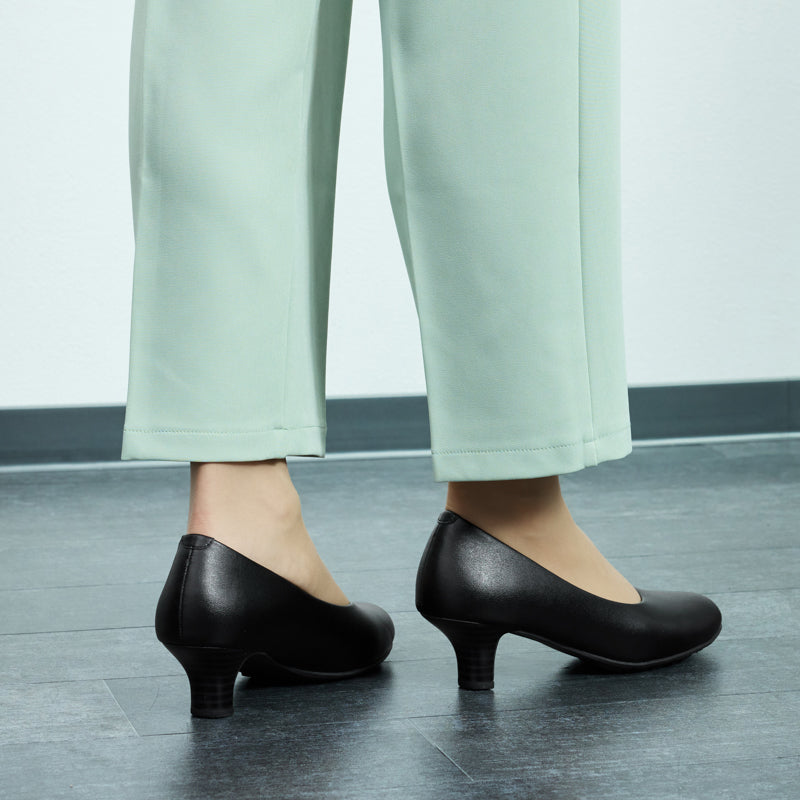 アキュアーズ AcureZ 仕事でも活躍!約5cmヒールのラウンドトゥパンプス (ブラック) ブラック