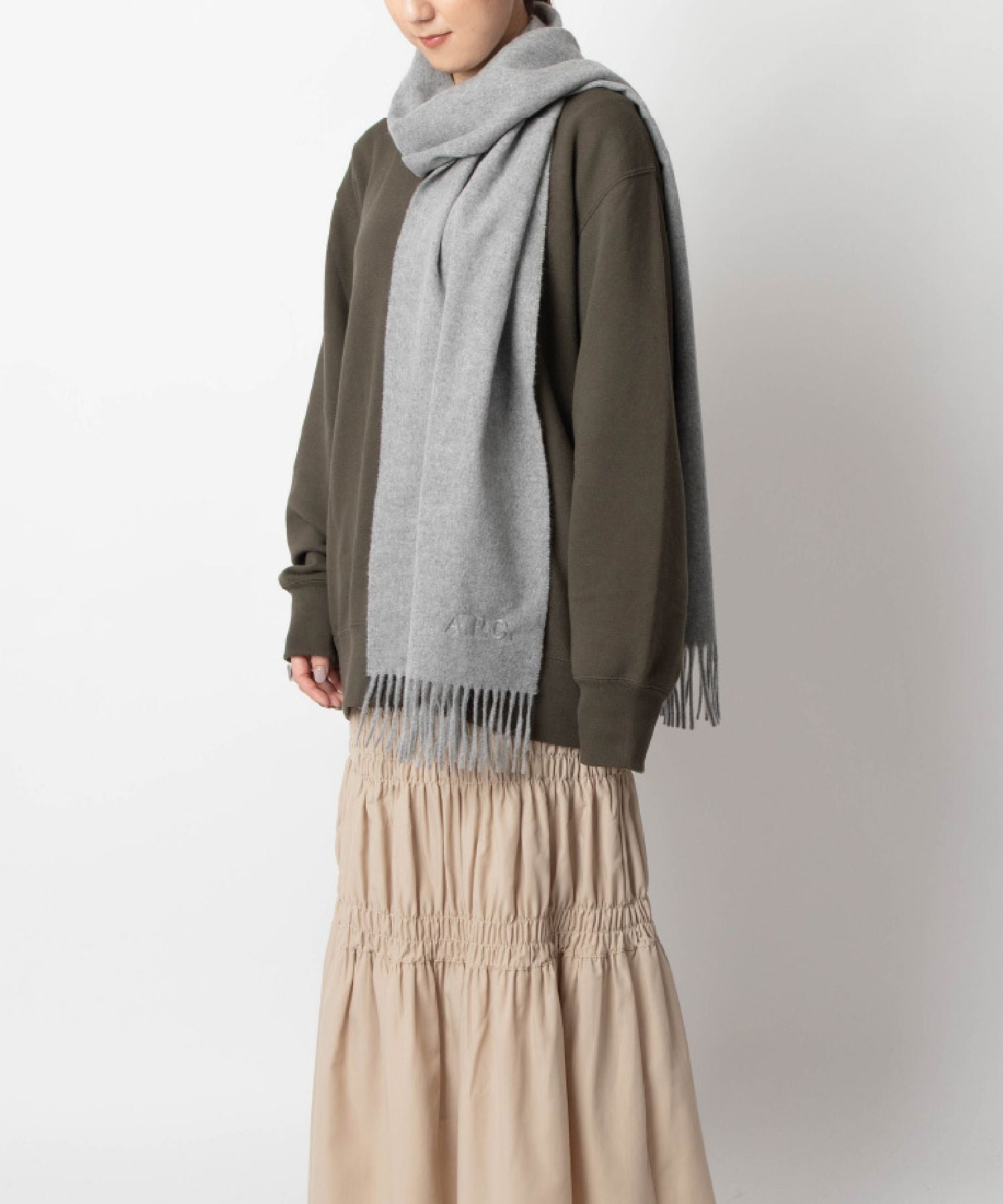 アーペーセー A.P.C. WOAFE M15171 マフラー レディース アパレル ウール ストール ロゴ刺繍 echarpe ambroise brodee 無地 195×35 防寒,グレー