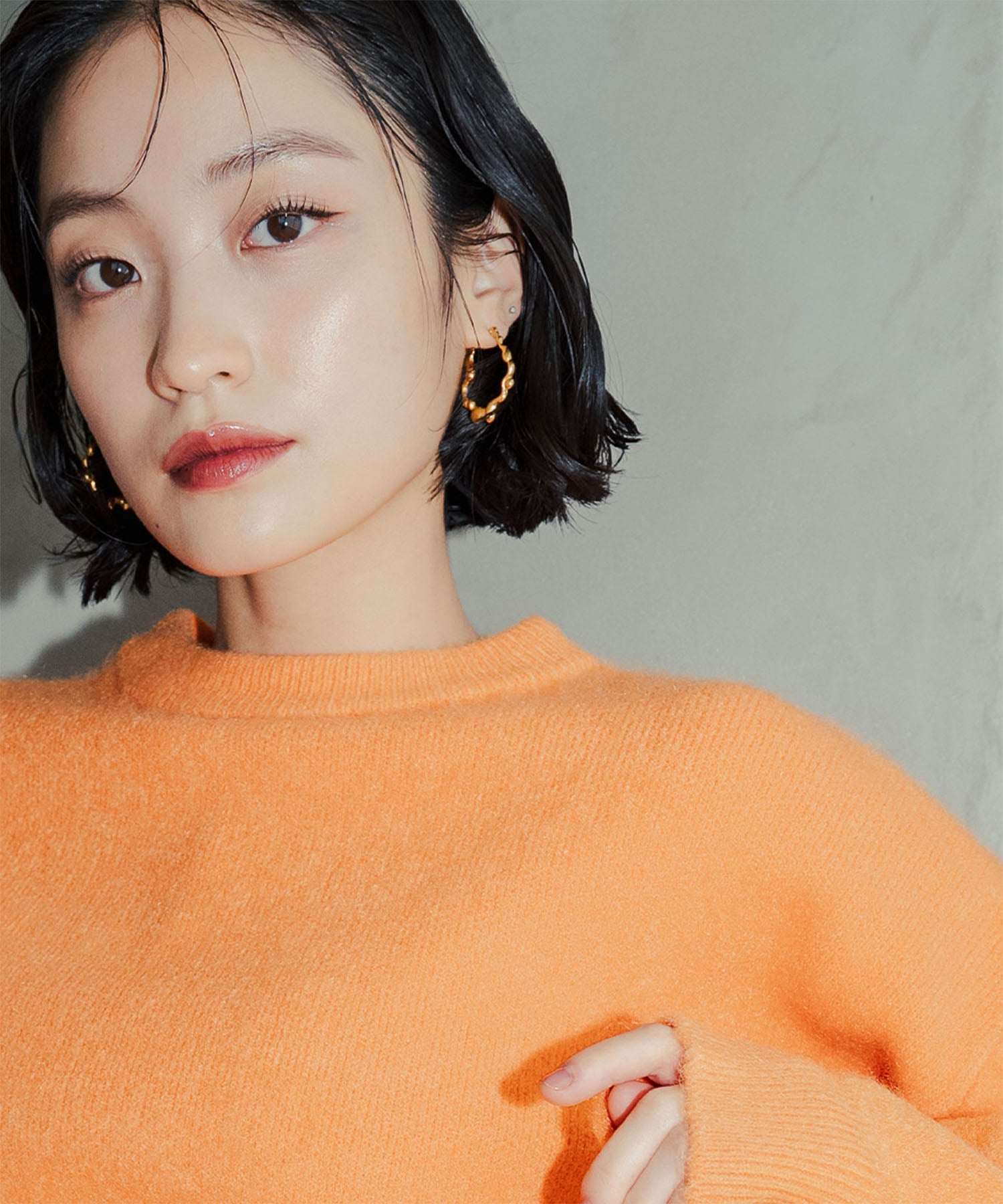 アンピルーラ Ampirula 変形ウェーブフープピアス (ゴールド) ゴールド