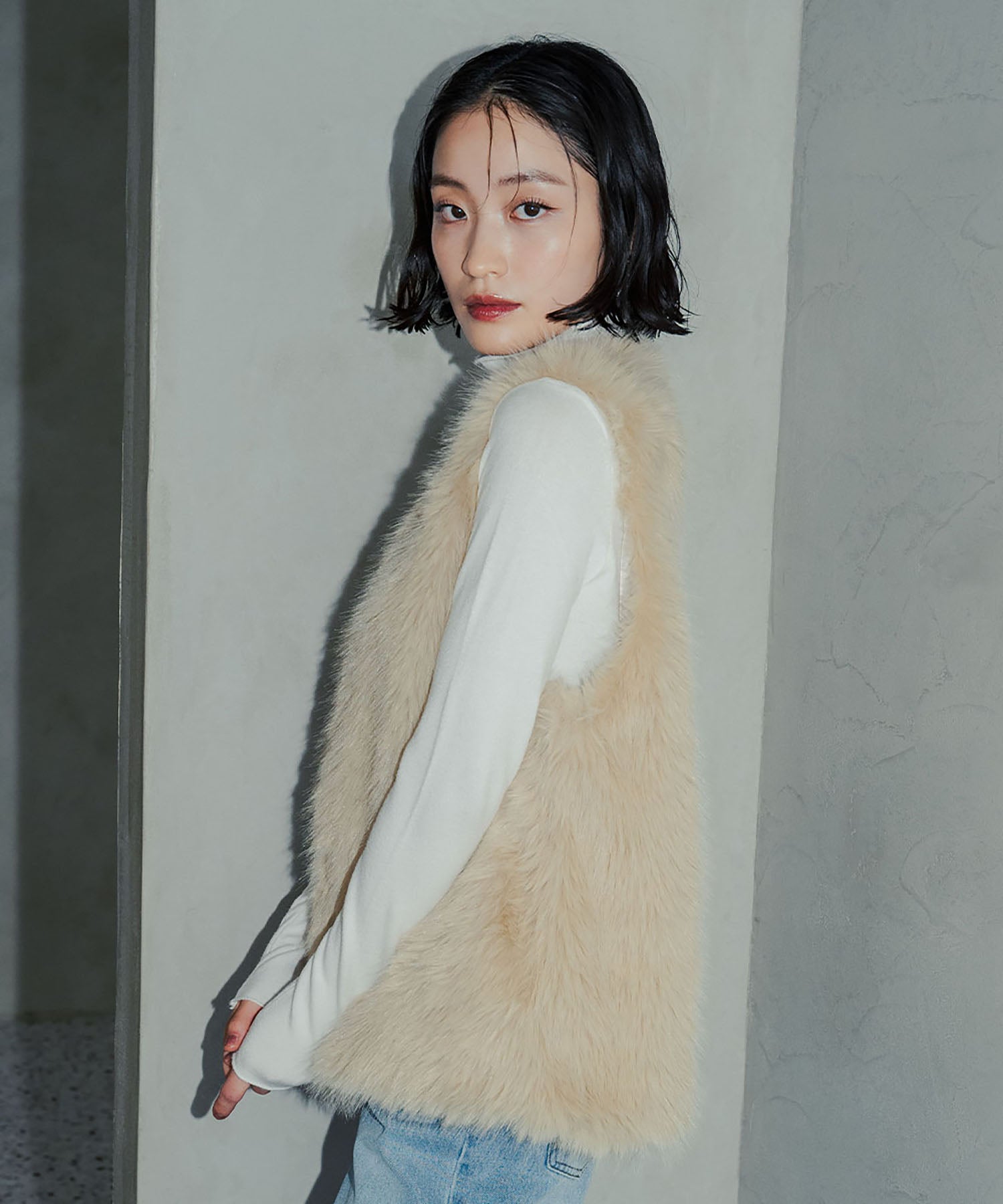 アンピルーラ Ampirula フェイクファージレベスト (ベージュ) ベージュ