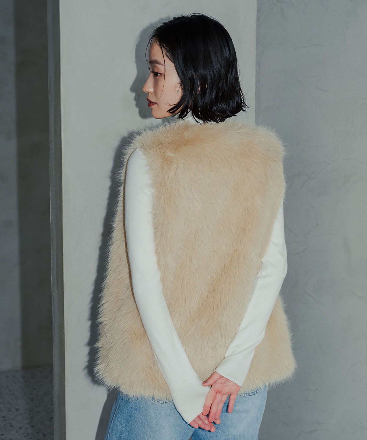 アンピルーラ Ampirula フェイクファージレベスト (ベージュ) ベージュ