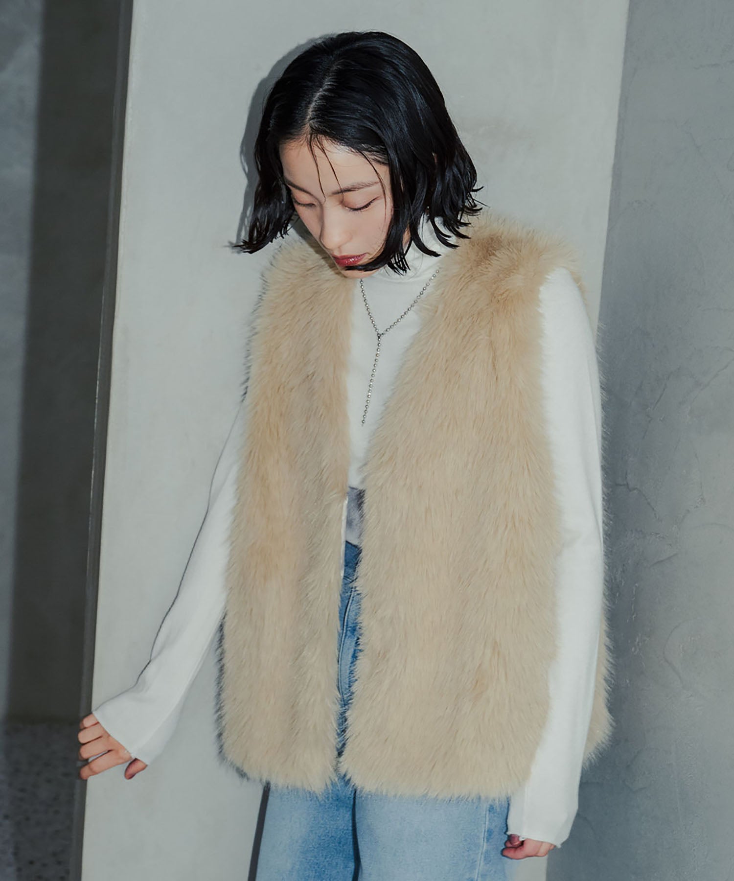 アンピルーラ Ampirula フェイクファージレベスト (ベージュ) ベージュ