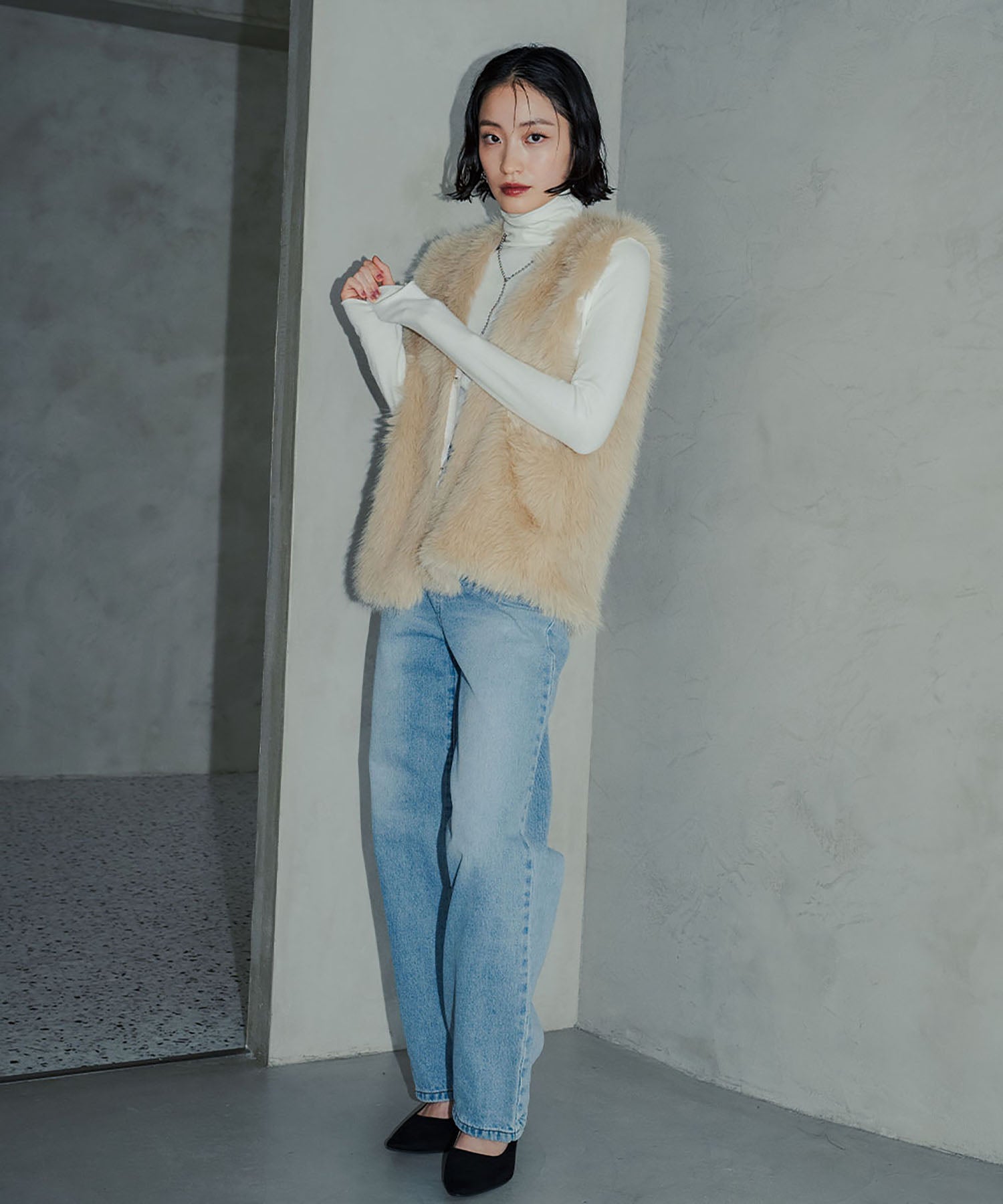 アンピルーラ Ampirula フェイクファージレベスト (ベージュ) ベージュ