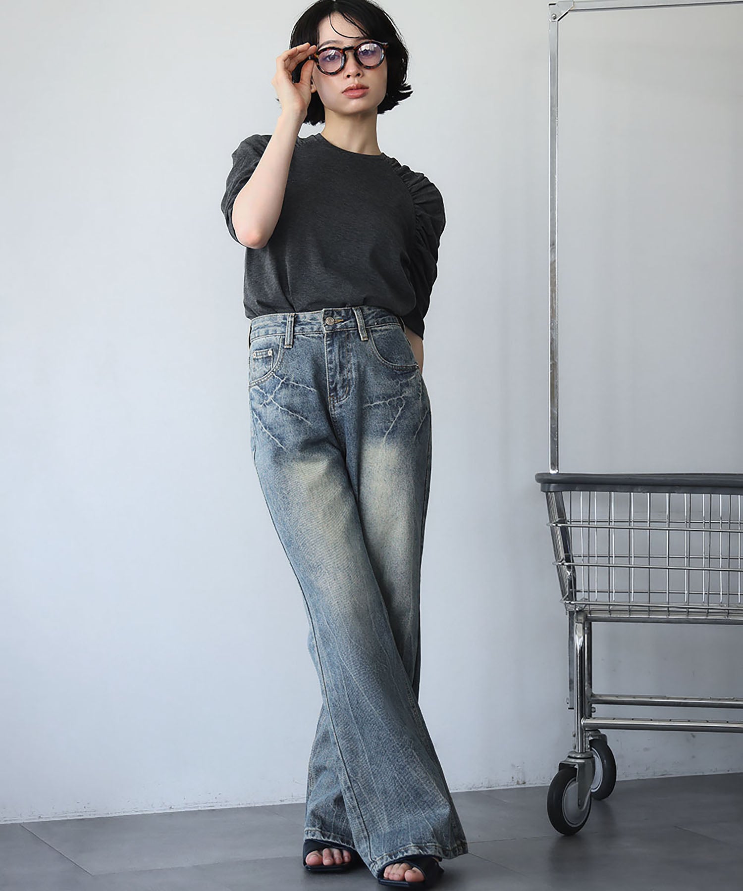 アンピルーラ Ampirula ハードウォッシュデニムストレートパンツ (ブルー) ブルー