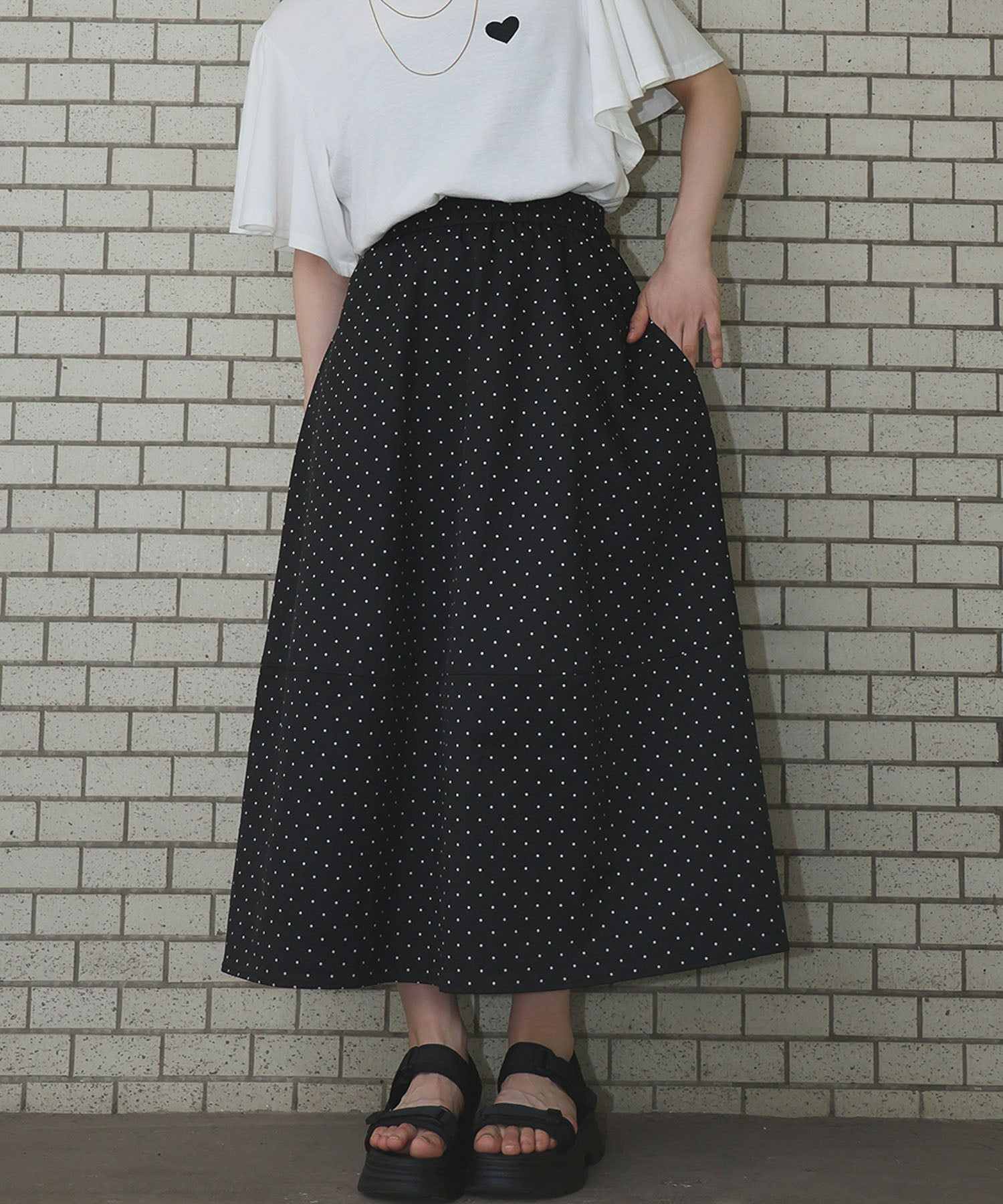 アンピルーラ Ampirula ドット柄ティアードフレアロングスカート (ブラック) ブラック