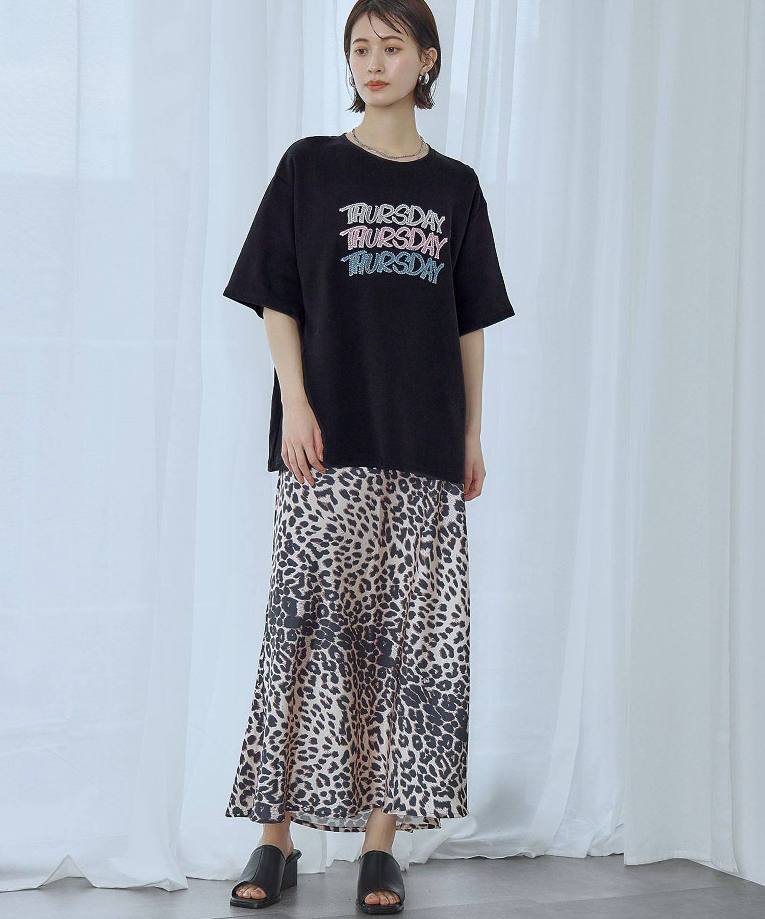 アンピルーラ Ampirula 【綿100%使用】刺繍メッセージTシャツ (ブラック) ブラック